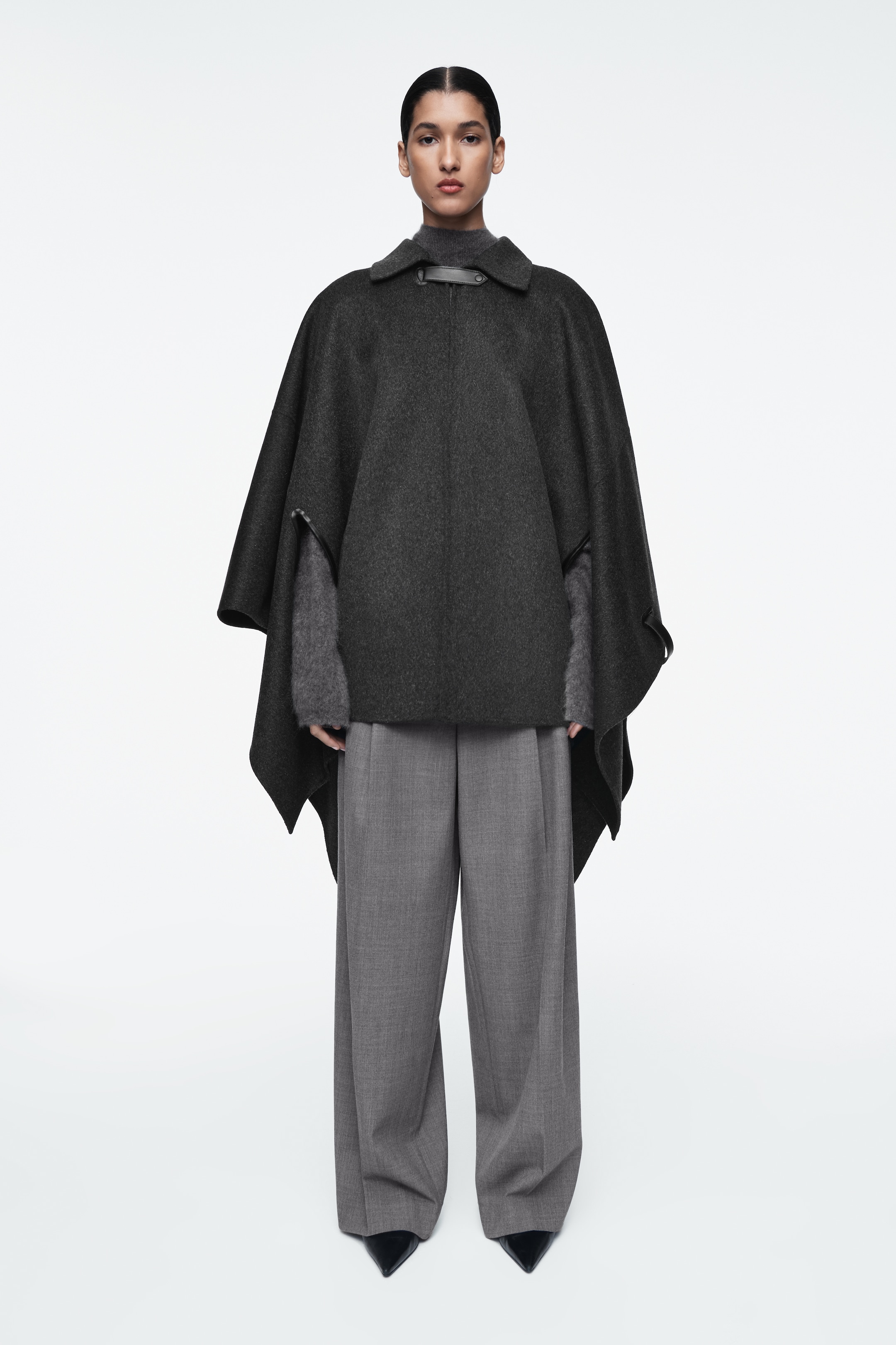 Grösseres Bild ansehen: CAPE AUS DOUBLEFACE-MERINOWOLLE - Dunkelgrau - DAMEN | H&M CH 1