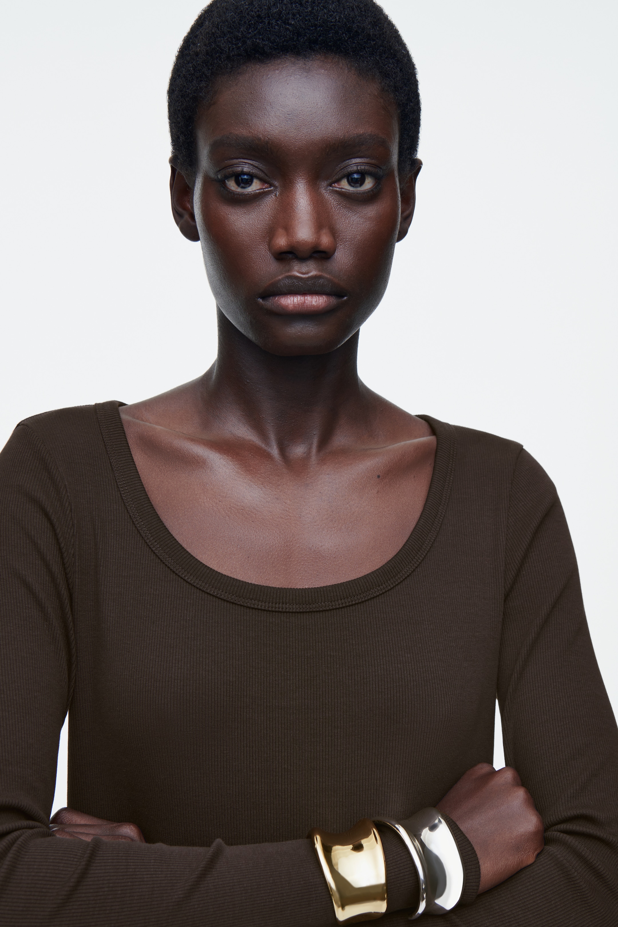 Se større billede: MIDIKJOLE I RIBBET JERSEY – SLIM - BRUN - DAME | H&M DK 4