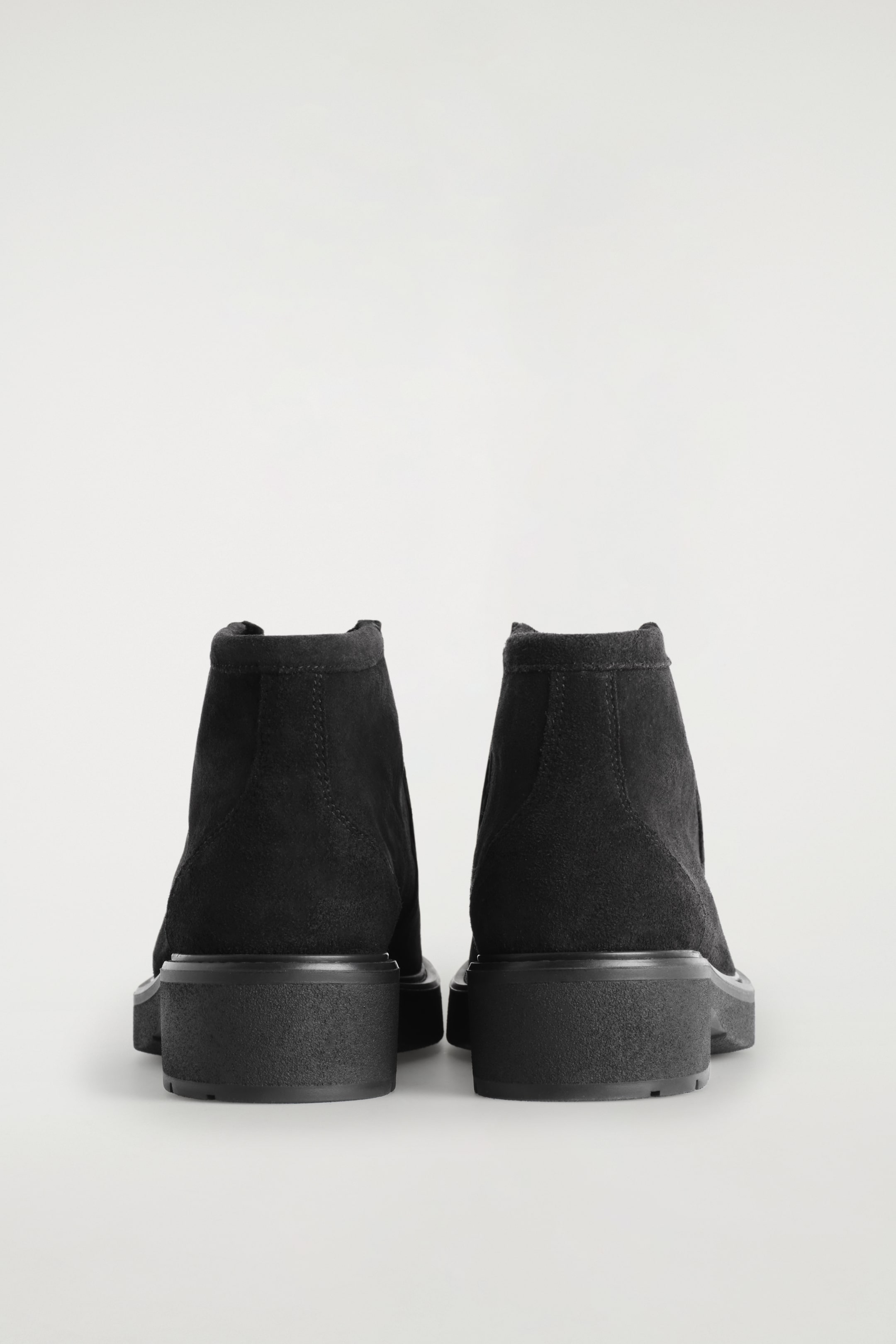 Visualizza immagine più grande: STIVALETTI IN PELLE SCAMOSCIATA CON LACCI - NERO - DONNA | H&M IT 6