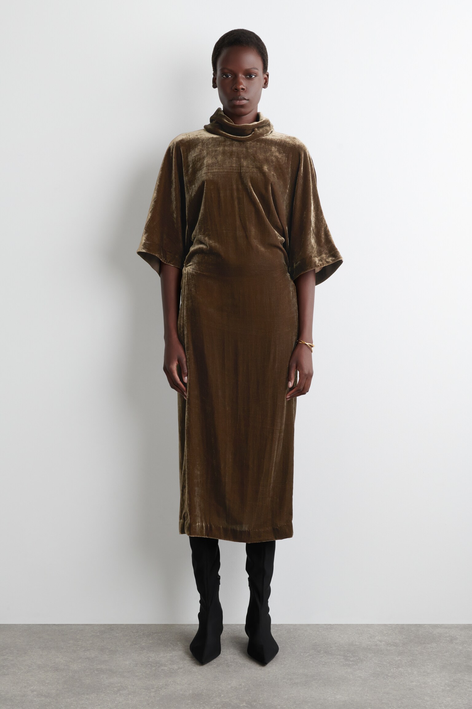 DRAPED-NECK VELVET MIDI DRESS - DARK BROWN/NAVY