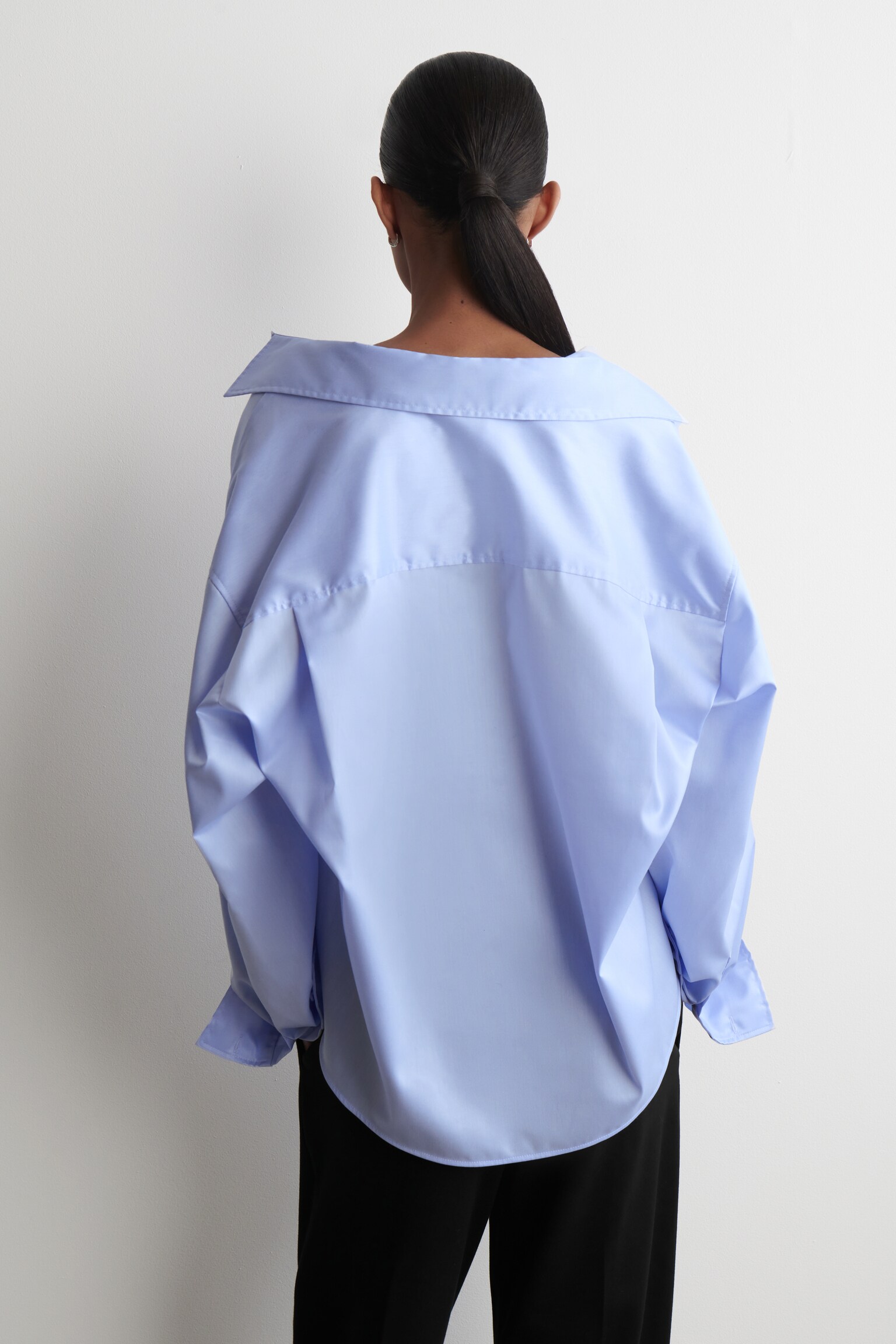 CHEMISE À COL OUVERT EN COTON - BLEU CIEL/BLANC - 7