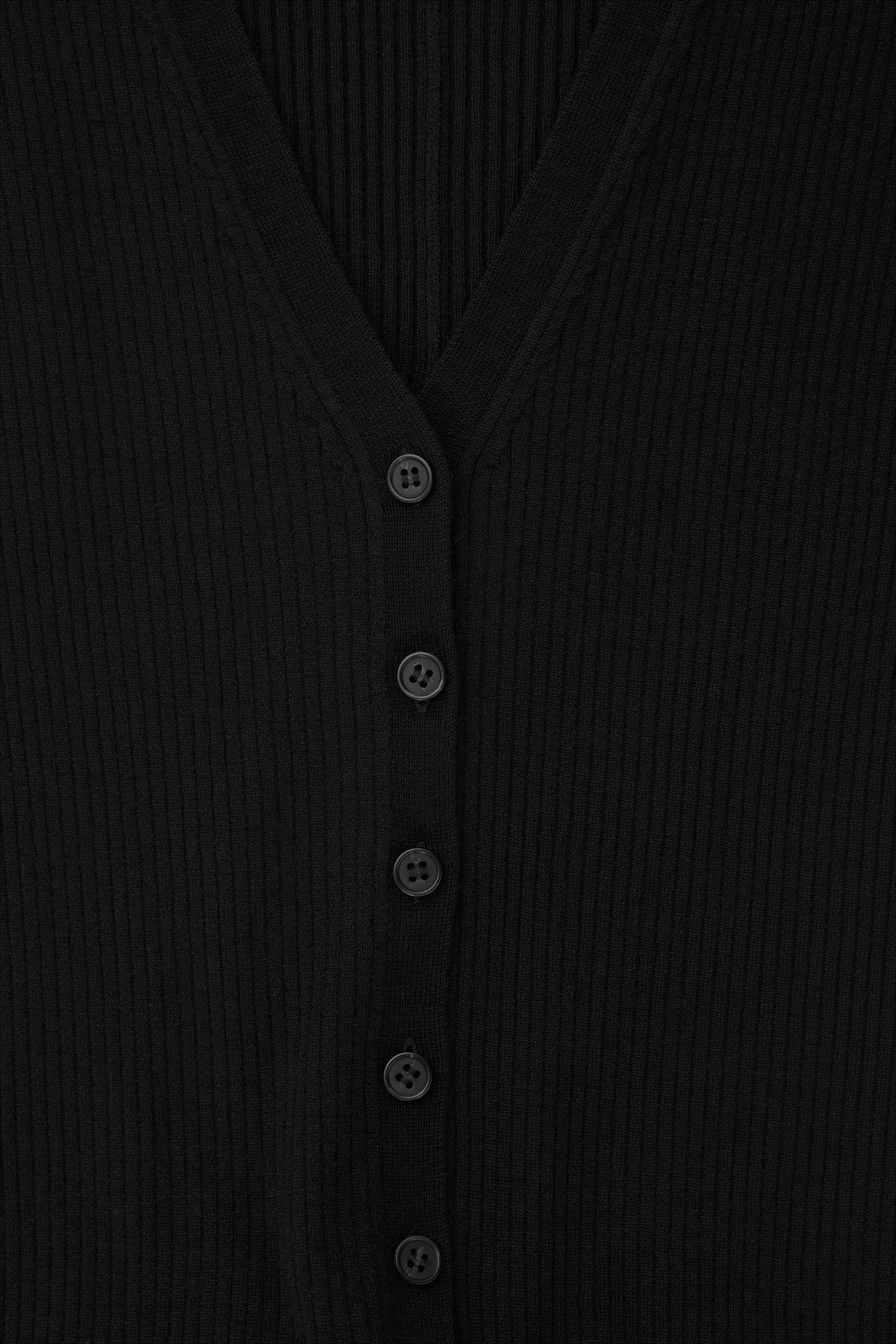 StillMedia/DescriptiveDetail