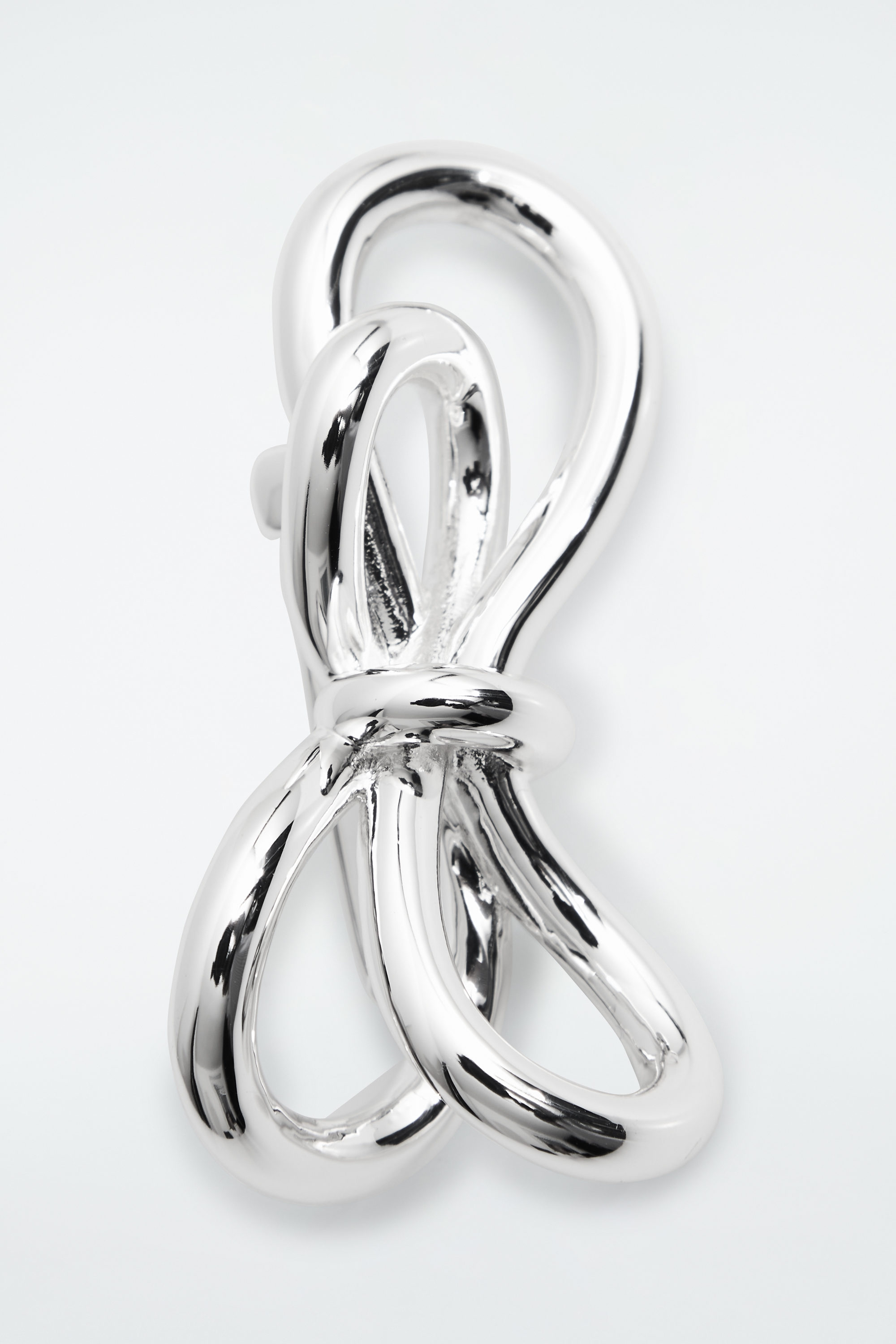 KNOTTED BOW BROOCH - SILVER | COS