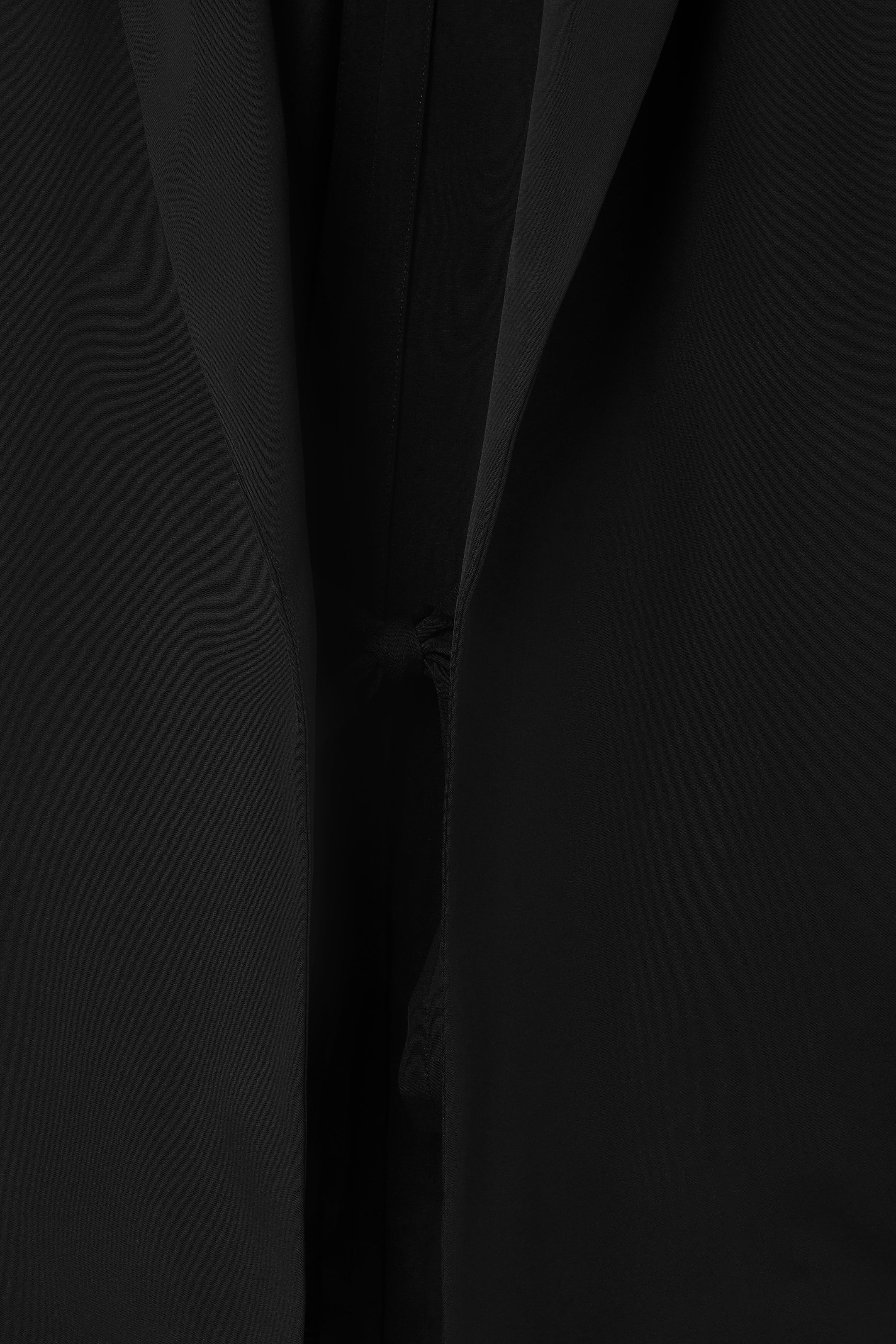 THE RELAXED BELTED BLAZER