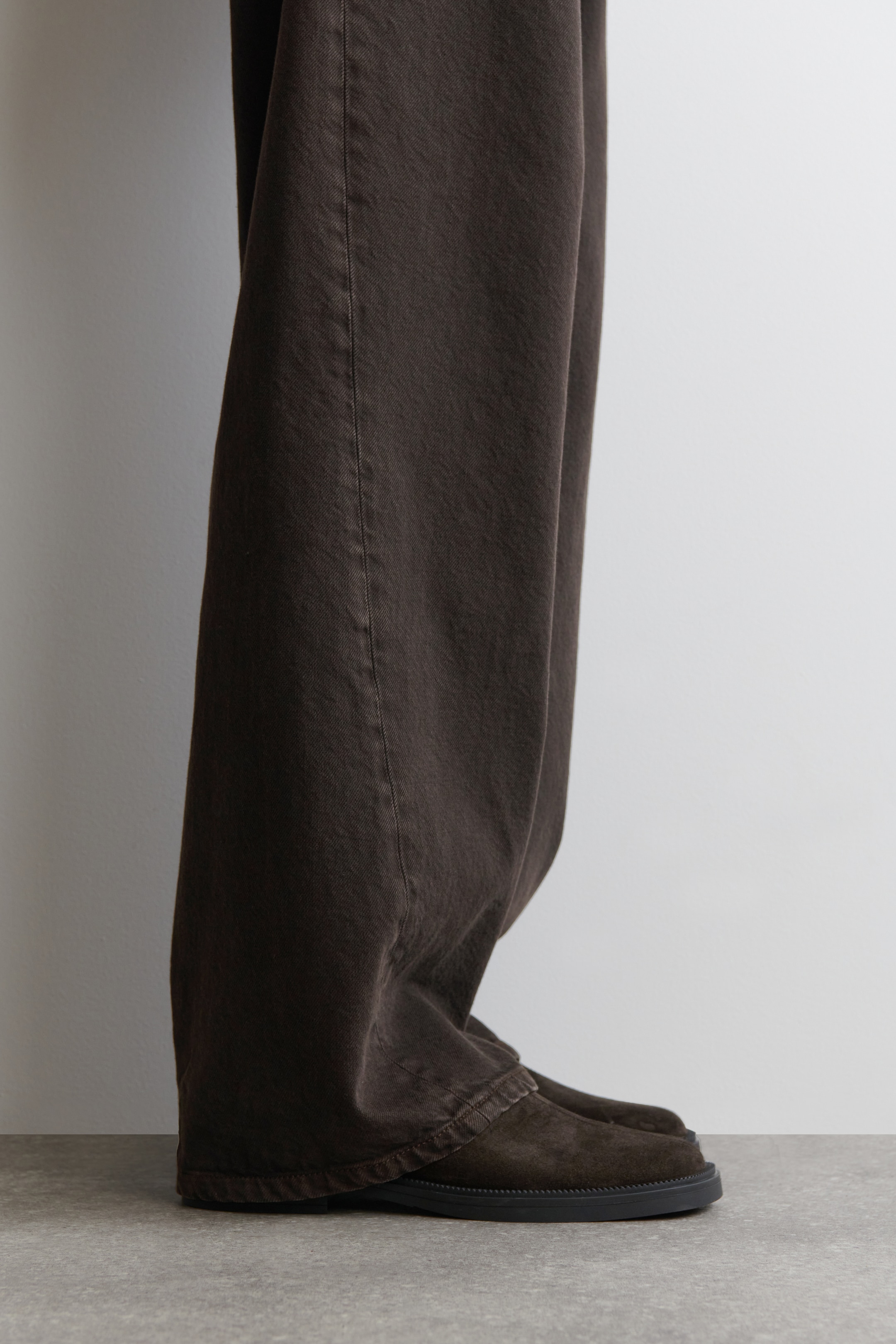 Grösseres Bild ansehen: MARKANTE SCHUHE AUS VELOURSLEDER - DUNKELBRAUN - DAMEN | H&M CH 3