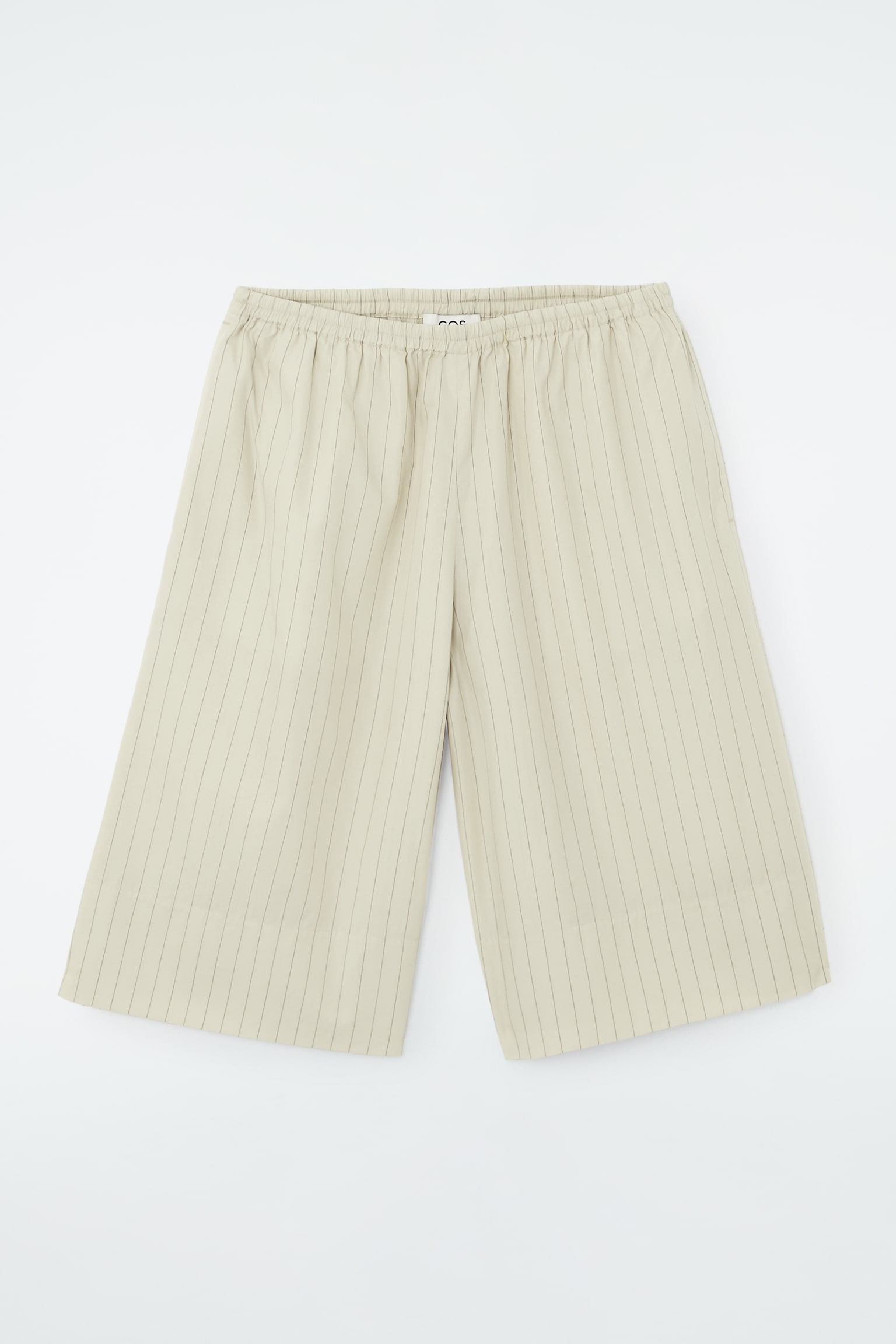 PINSTRIPED KNEE-LENGTH SHORTS - CREAM / PINSTRIPED
