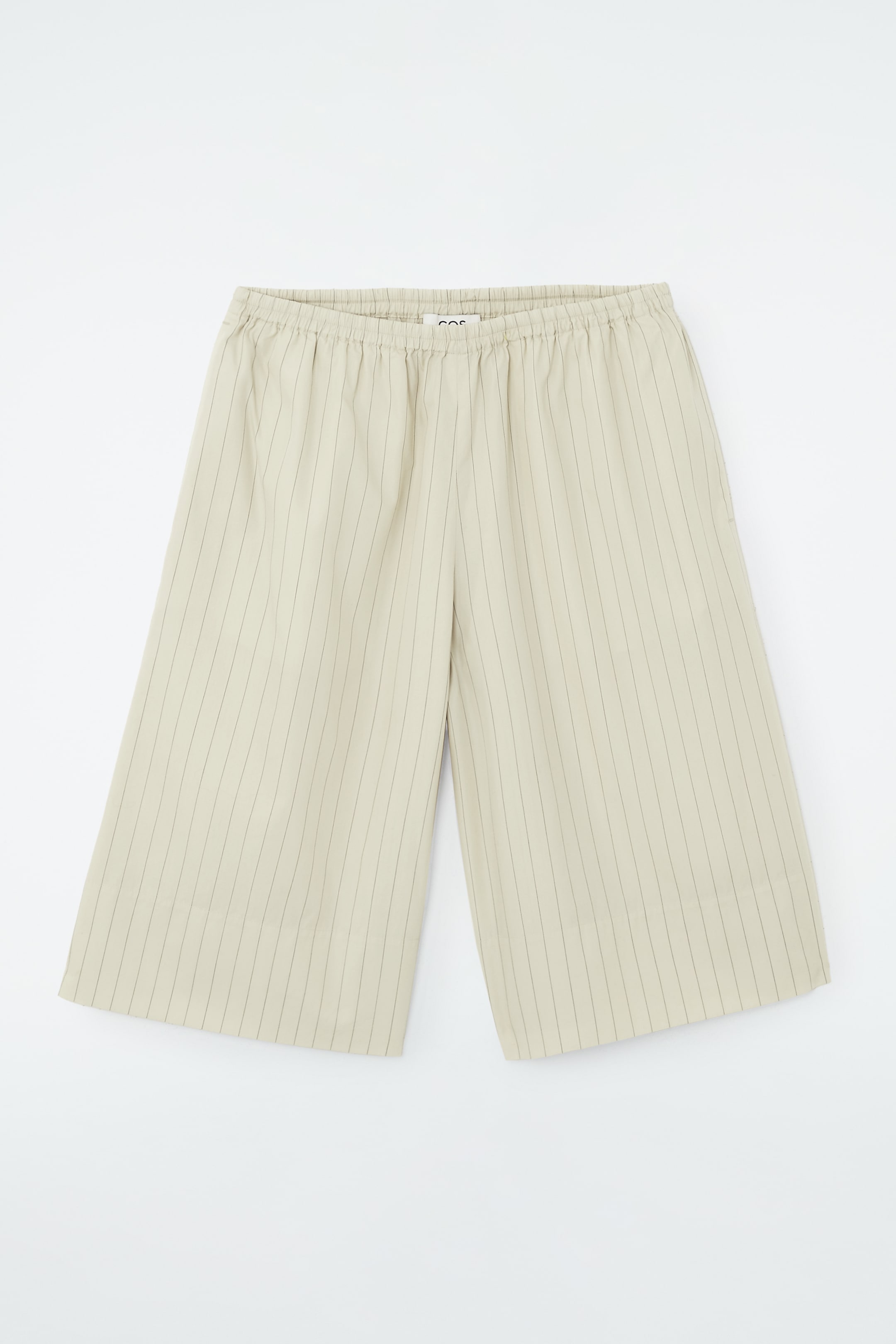 Grösseres Bild ansehen: KNIELANGE SHORTS MIT NADELSTREIFEN - CREME/NADELSTREIFEN - DAMEN | H&M CH 1