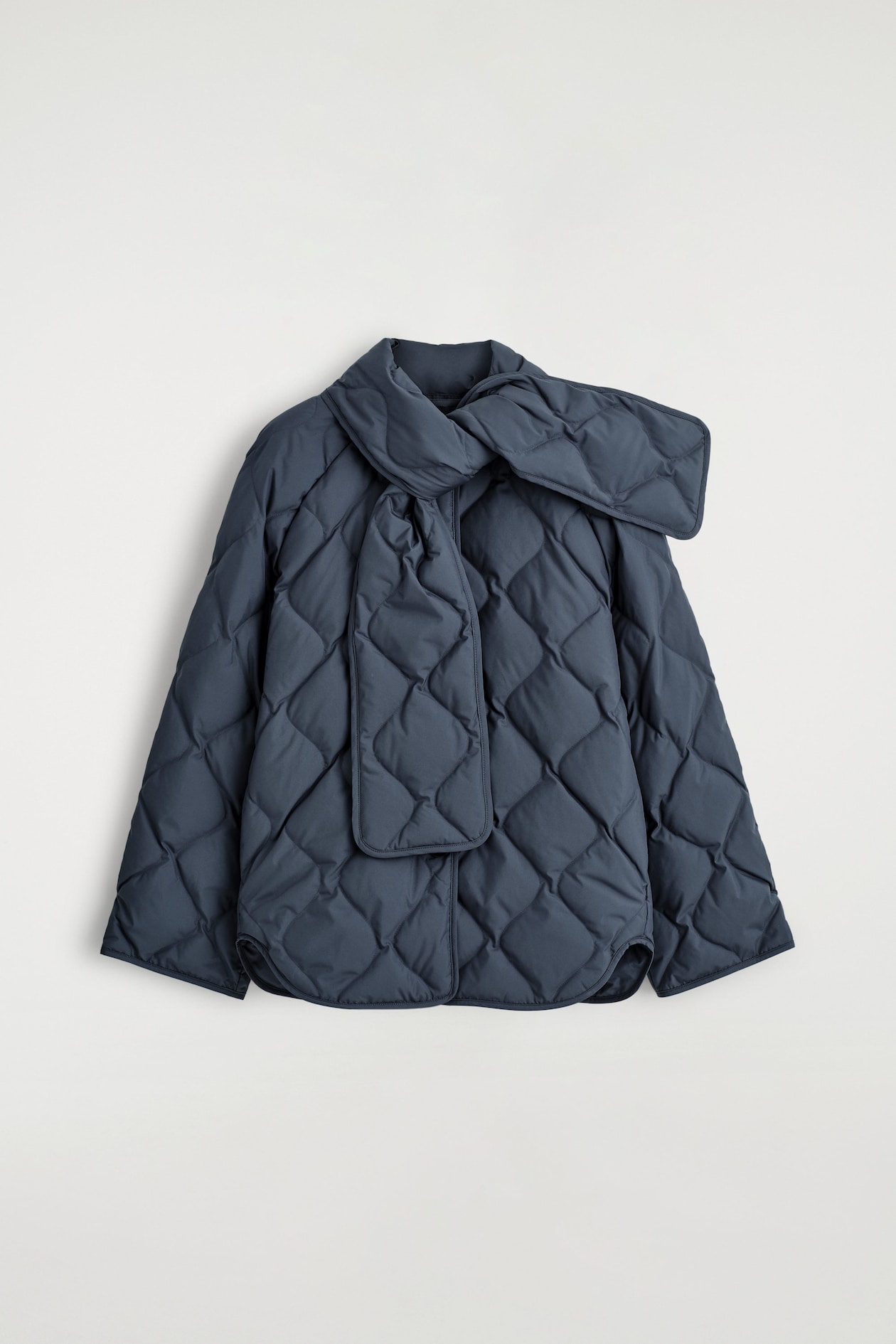 SCARF DETAIL QUILTED LINER JACKET — NAVY
