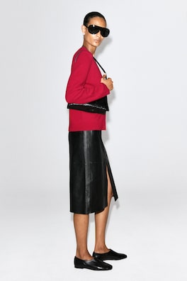 MERINO WOOL V-NECK CARDIGAN — RED 4