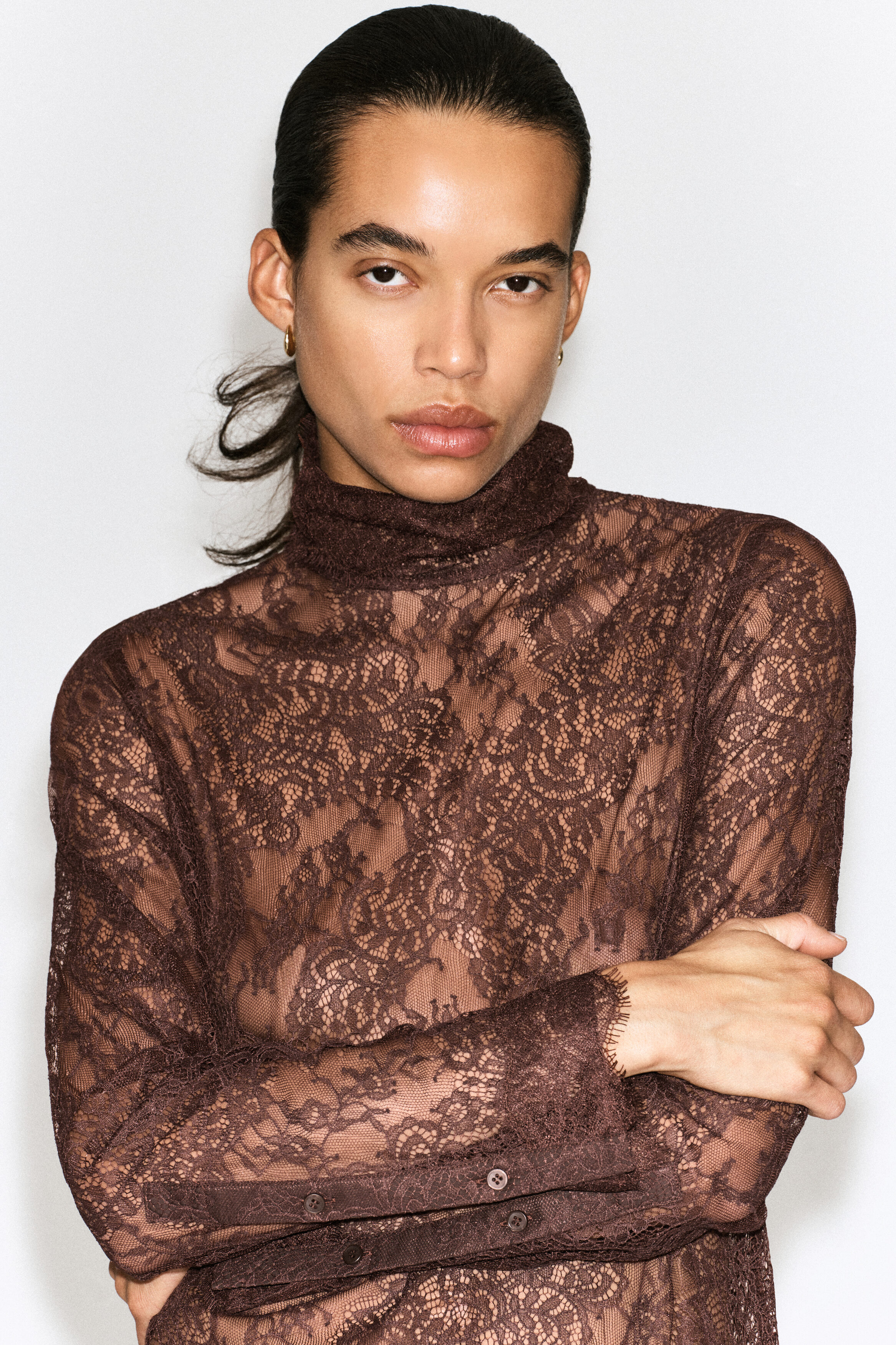 HIGH-NECK LACE TOP - BROWN | COS DE