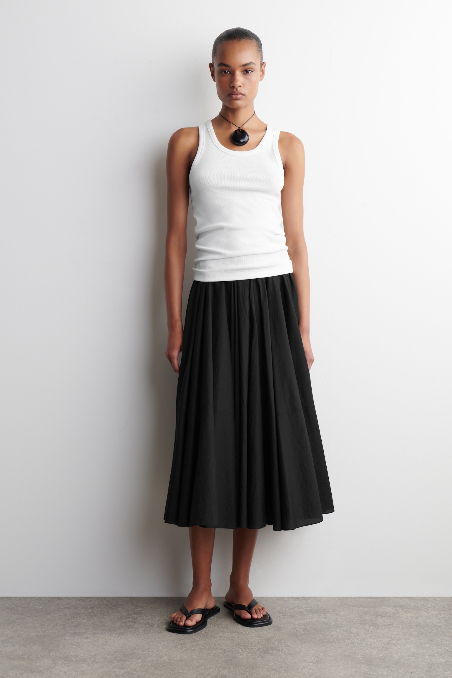 JUPE MIDI À COUPE CIRCULAIRE - NOIR/ROUGE/VERT - 1