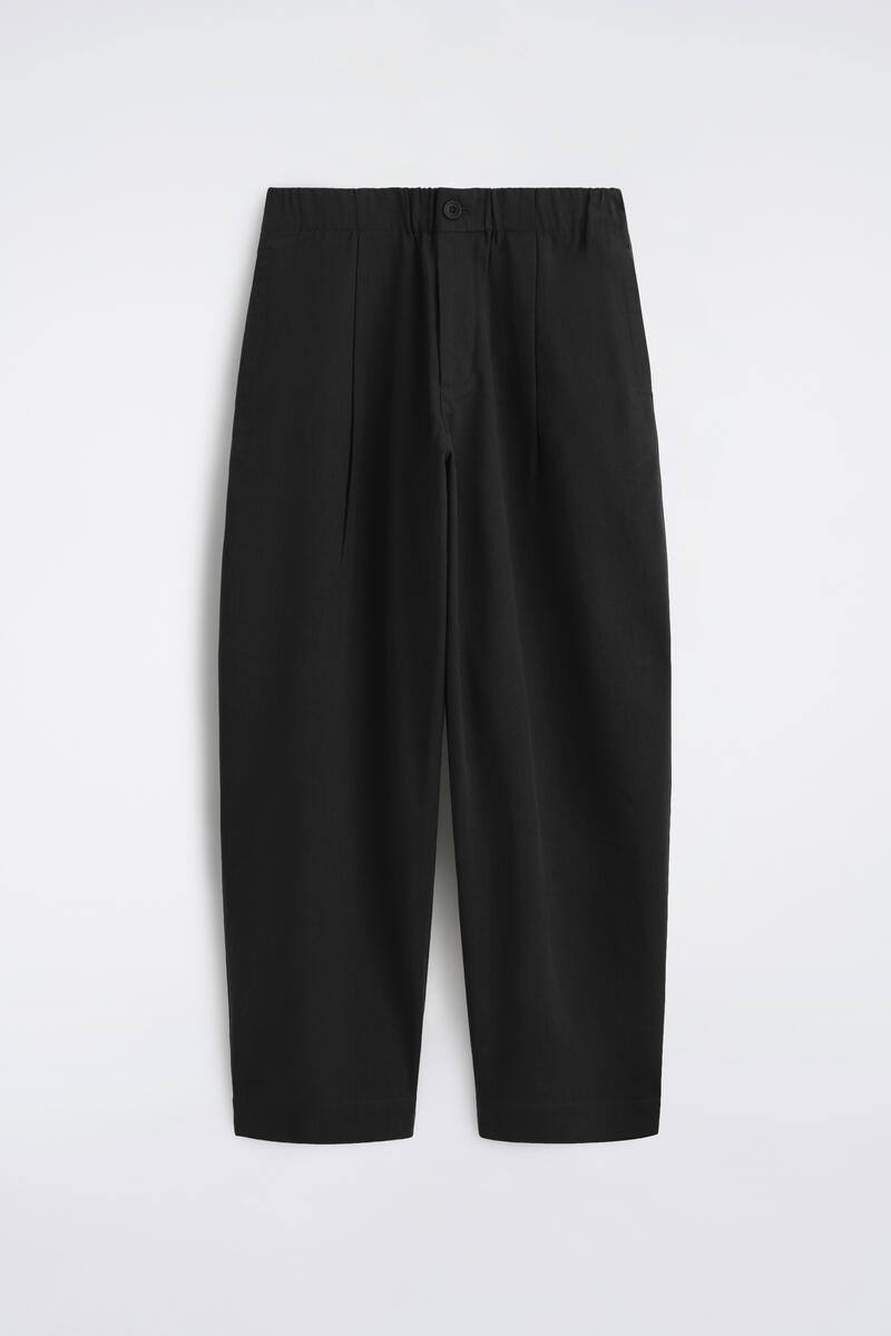 Pleated Relaxed-Fit Barrel-Leg Pants