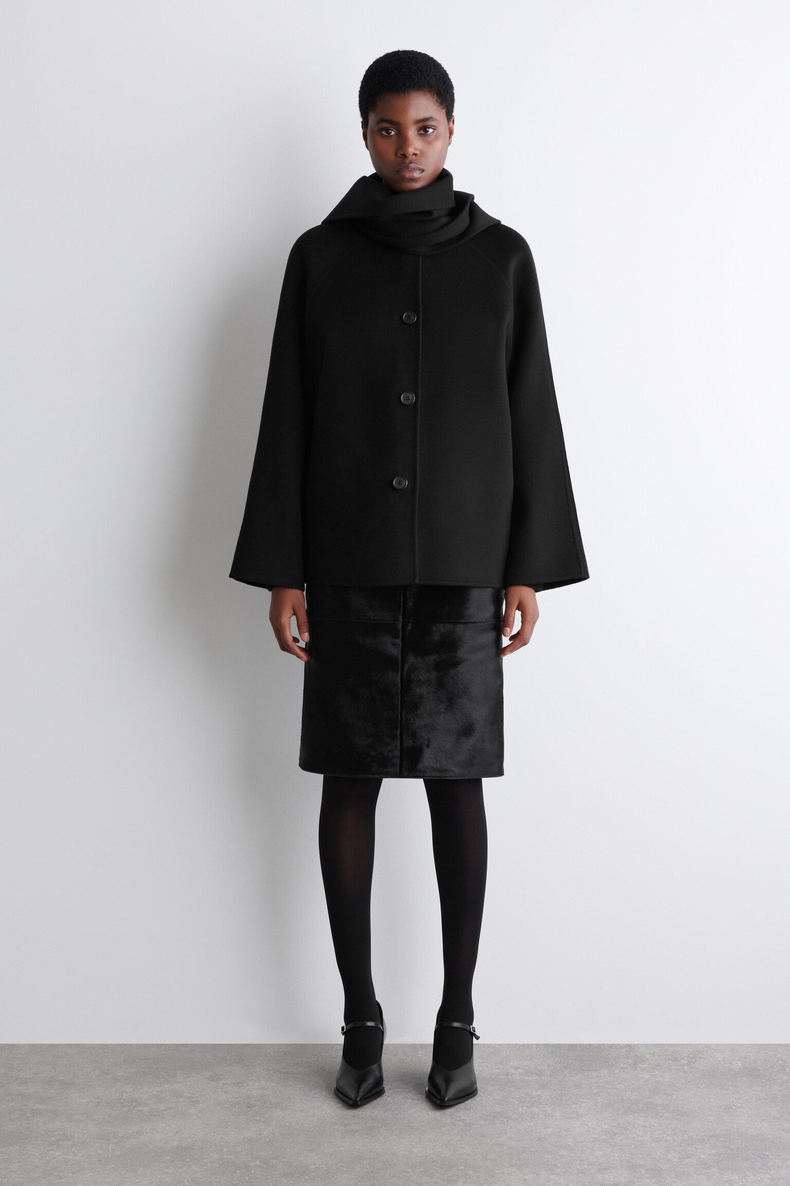 KURZJACKE AUS DOUBLEFACE-WOLLE MIT SCHAL - SCHWARZ/GRAU