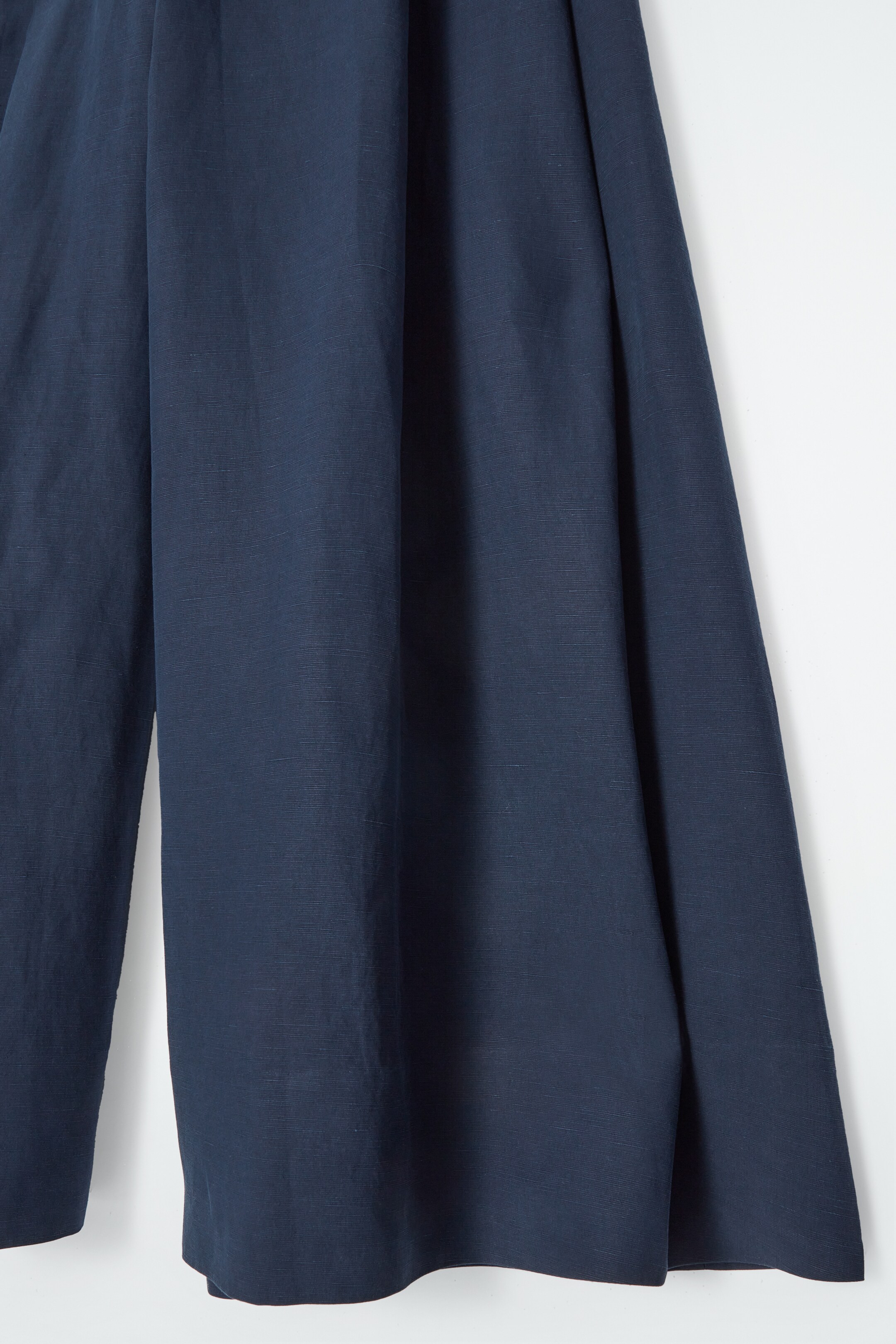 Ingrandisci l'immagine: PLEATED LINEN-BLEND CULOTTES - NAVY - DONNA | H&M CH 2