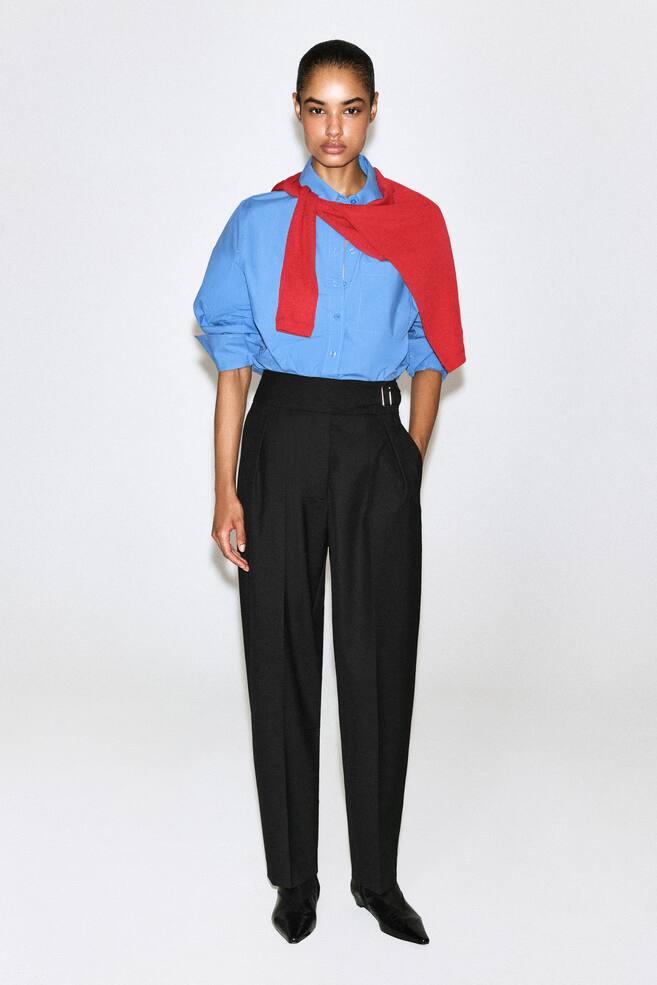 HOSE MIT KUMMERBUND UND BARREL-BEIN - SCHWARZ/NAVYBLAU - 1