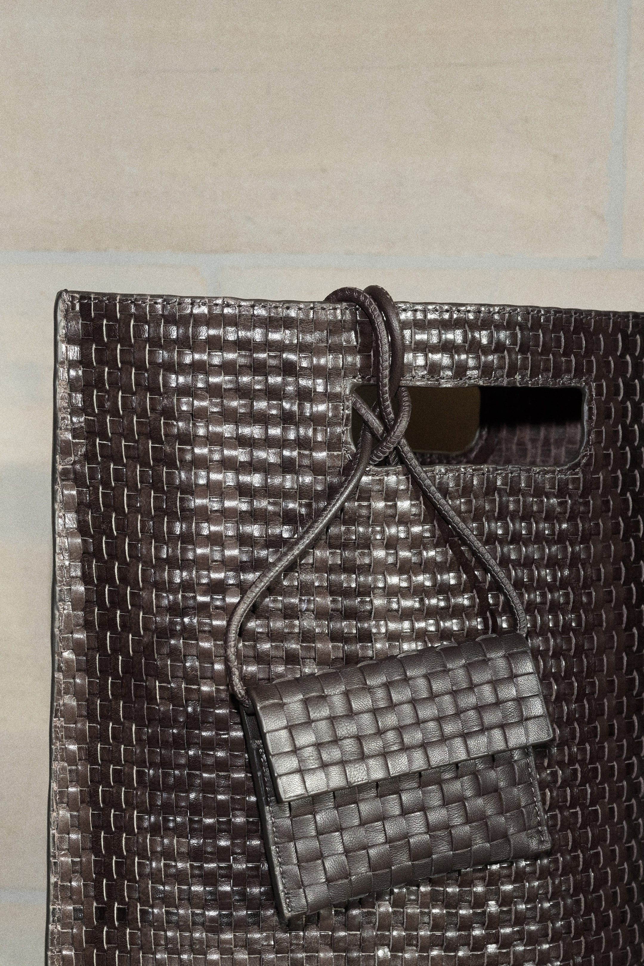 BRAIDED LEATHER CARD HOLDER
