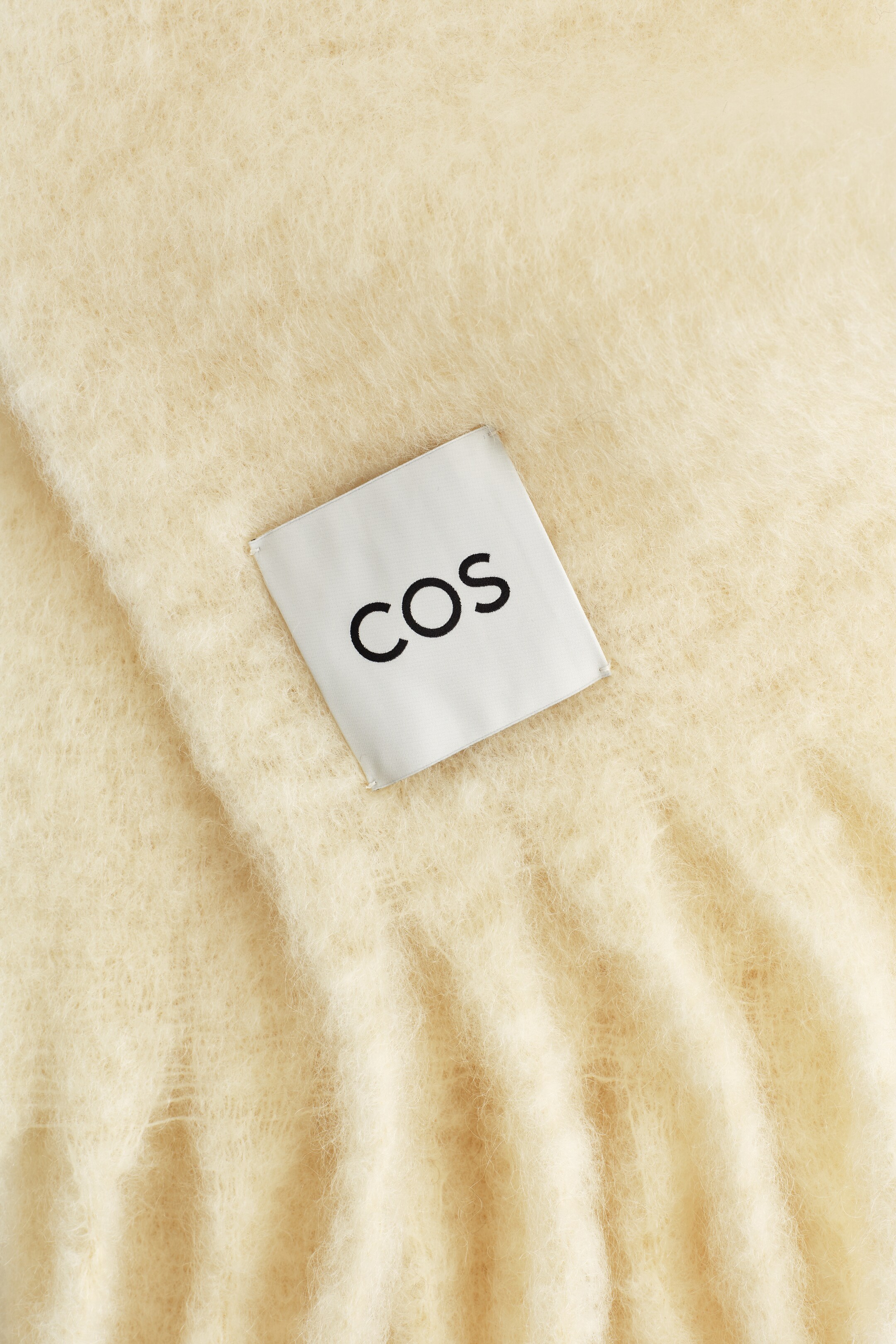 Nagyobb kép megtekintése: FÜGGŐLEGES SÖTÉTÍTETT MOHAIR SÁL - BUTTERMILK - NŐI | H&M HU 5