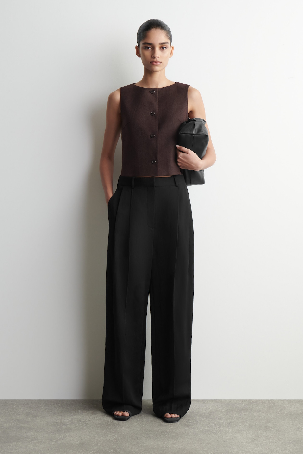 TAILORED WAISTCOAT — BROWN