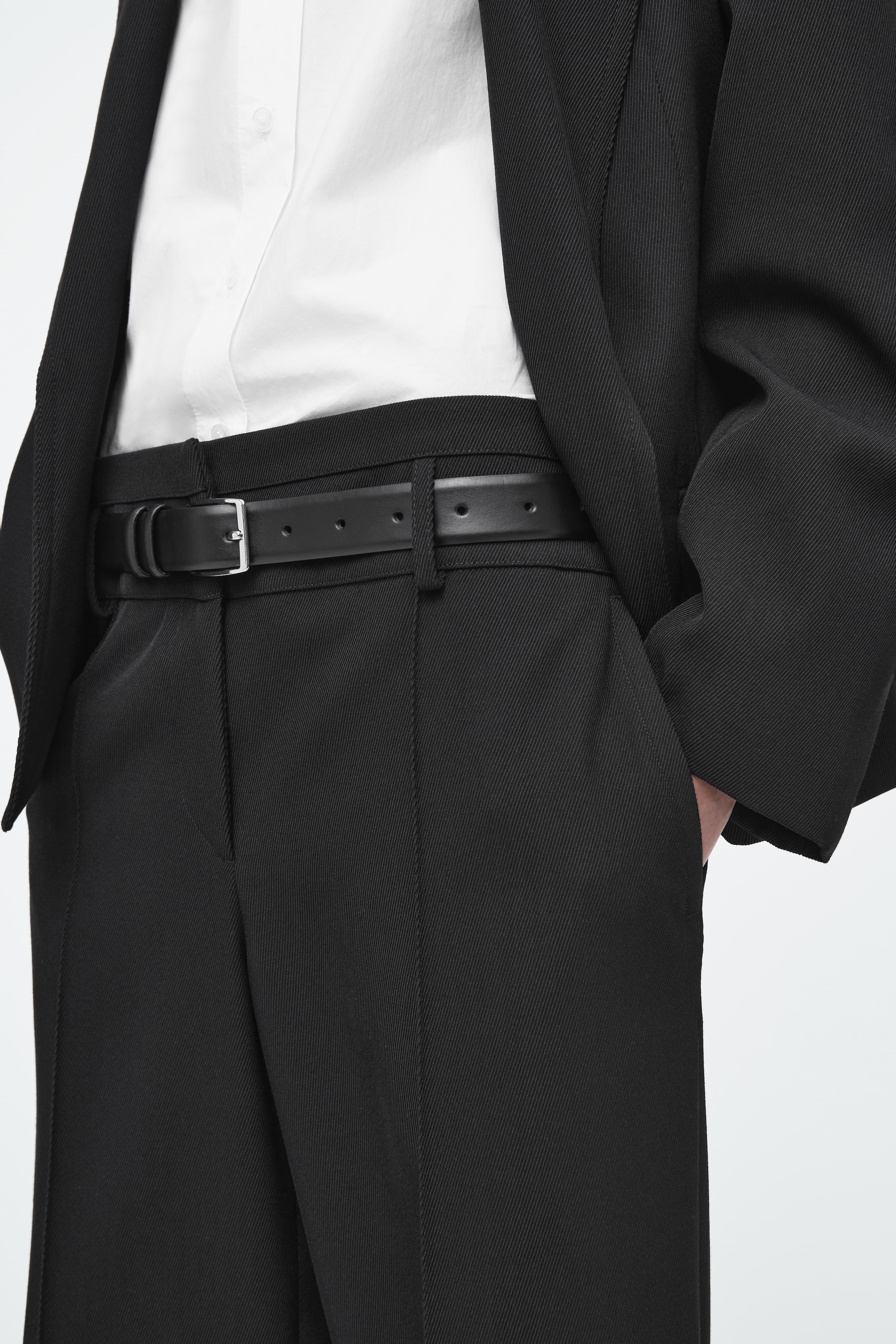 View larger image: REGULAR WOOL-TWILL WIDE-LEG TROUSERS - BLACK - Ladies | H&M GB 4