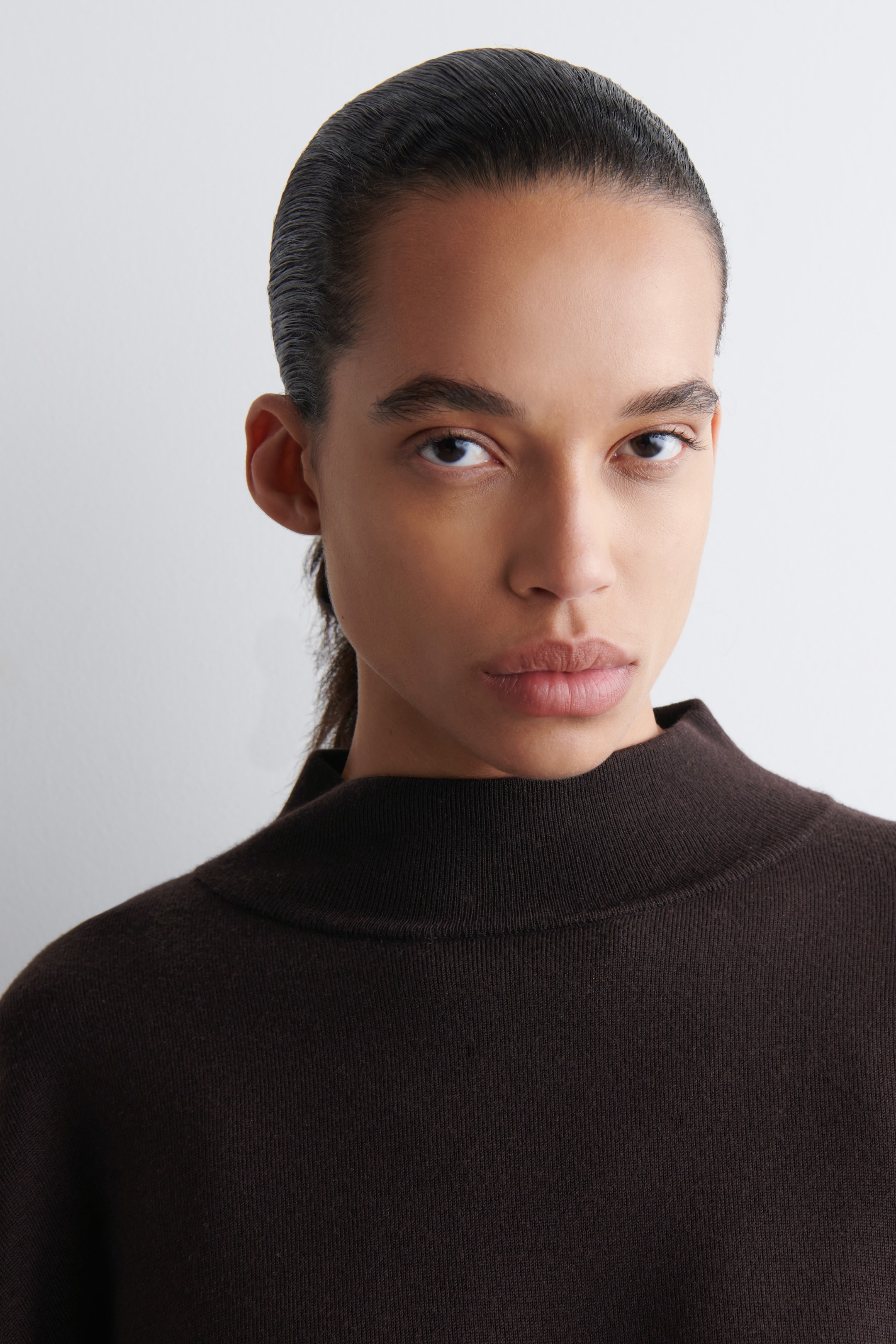 Visualizza immagine più grande: MANTELLA ASIMMETRICA IN LANA DOPPIATA - MARRONE SCURO - DONNA | H&M IT 6