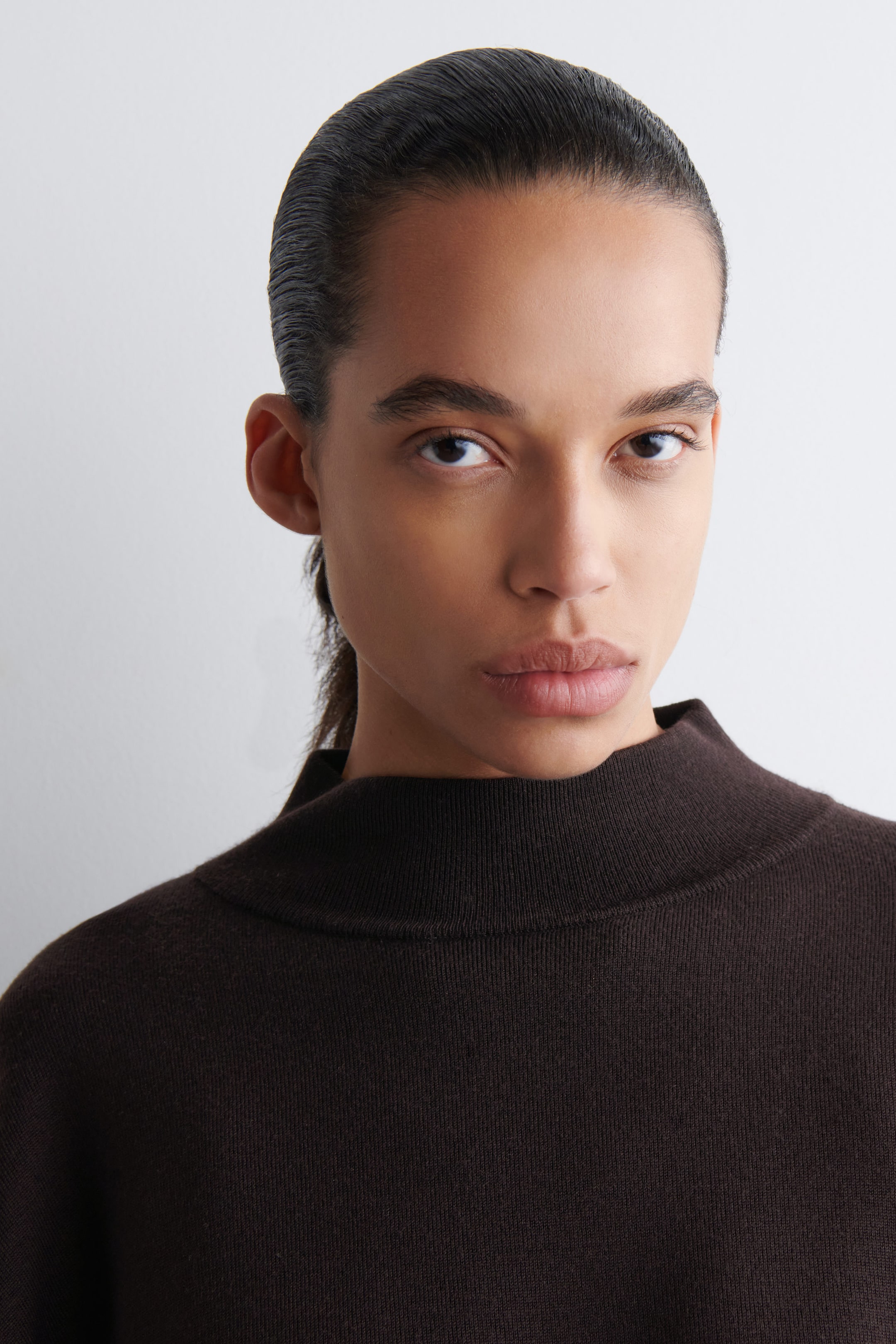 ASYMMETRIC DOUBLE-KNIT WOOL CAPE