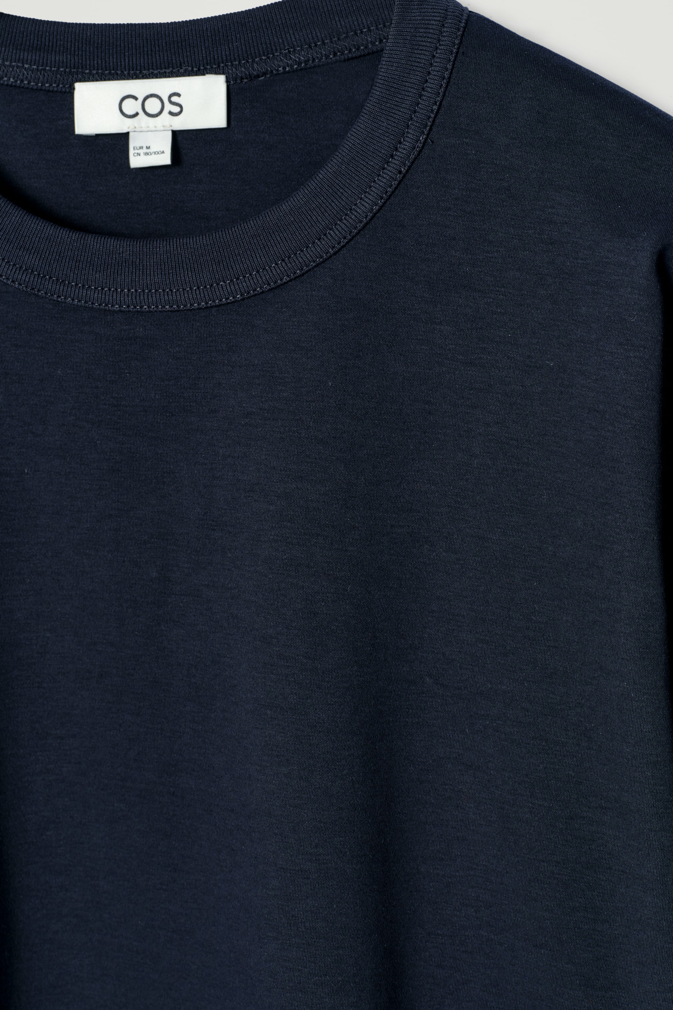 Visa större bild: LÅNGÄRMAD T-SHIRT I JERSEY INTERLOCK - MARINBLÅ - HERR | H&M SE 8