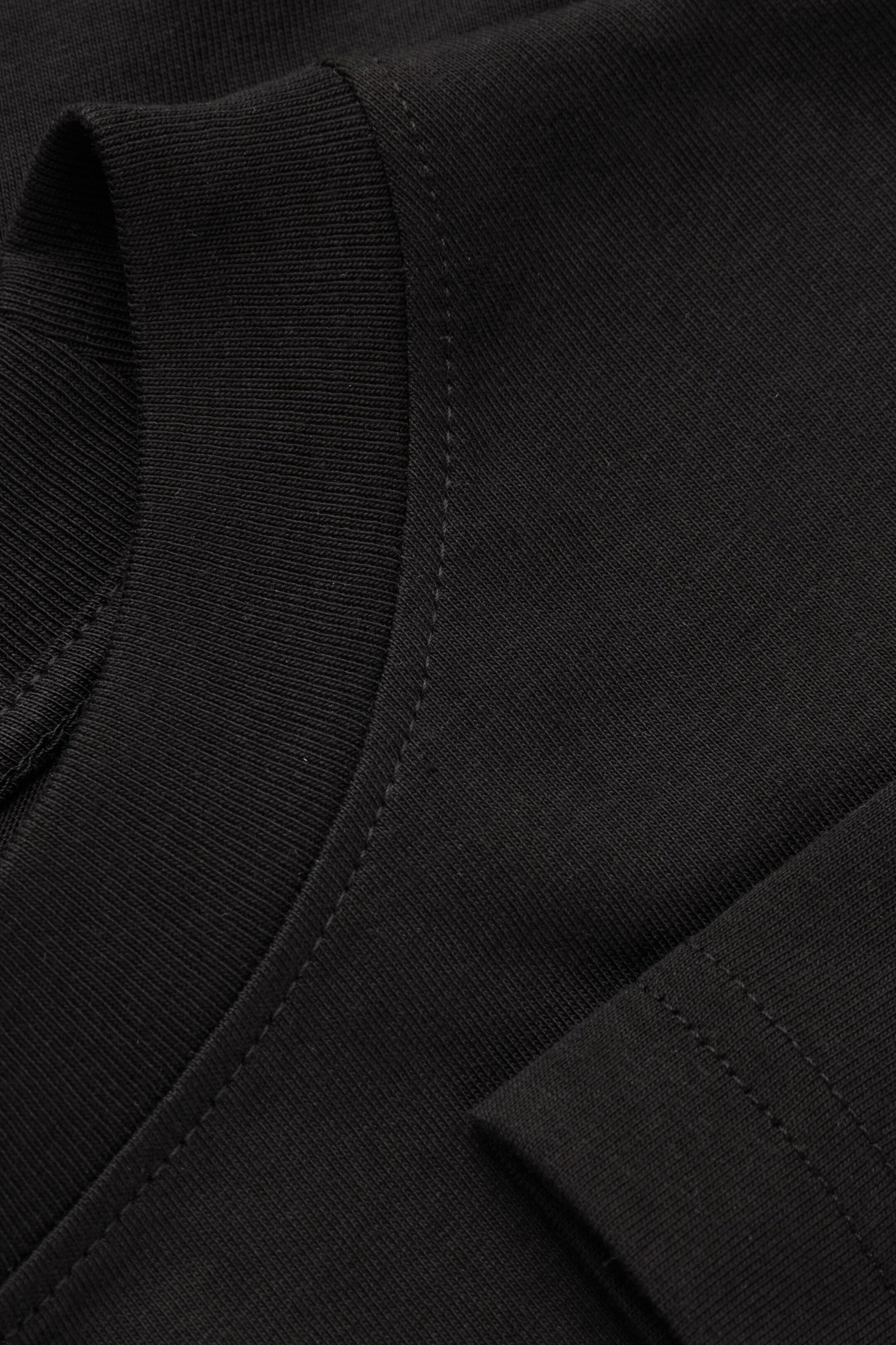 StillMedia/DescriptiveDetail