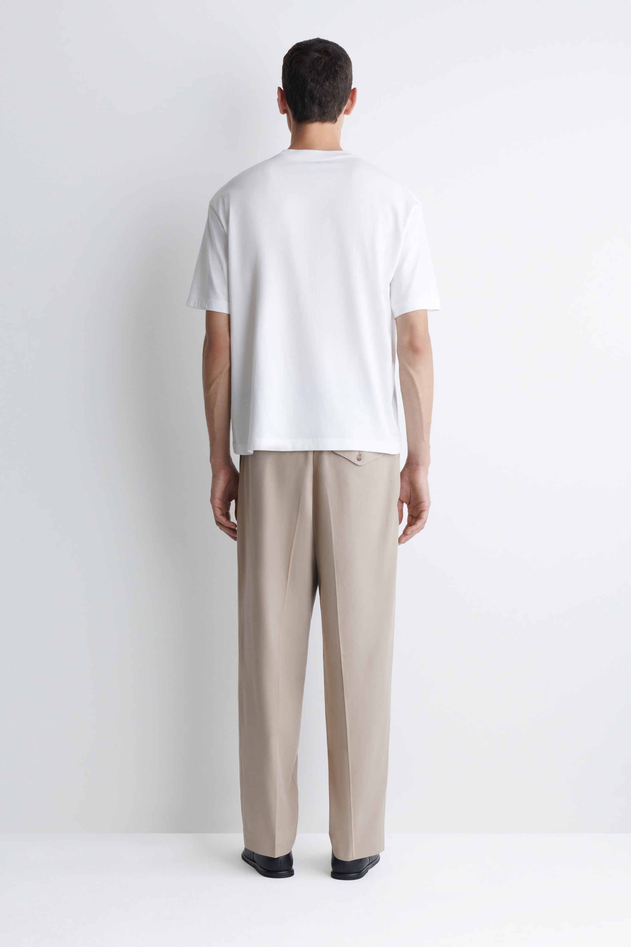 RELAXED LIGHTWEIGHT COTTON T-SHIRT