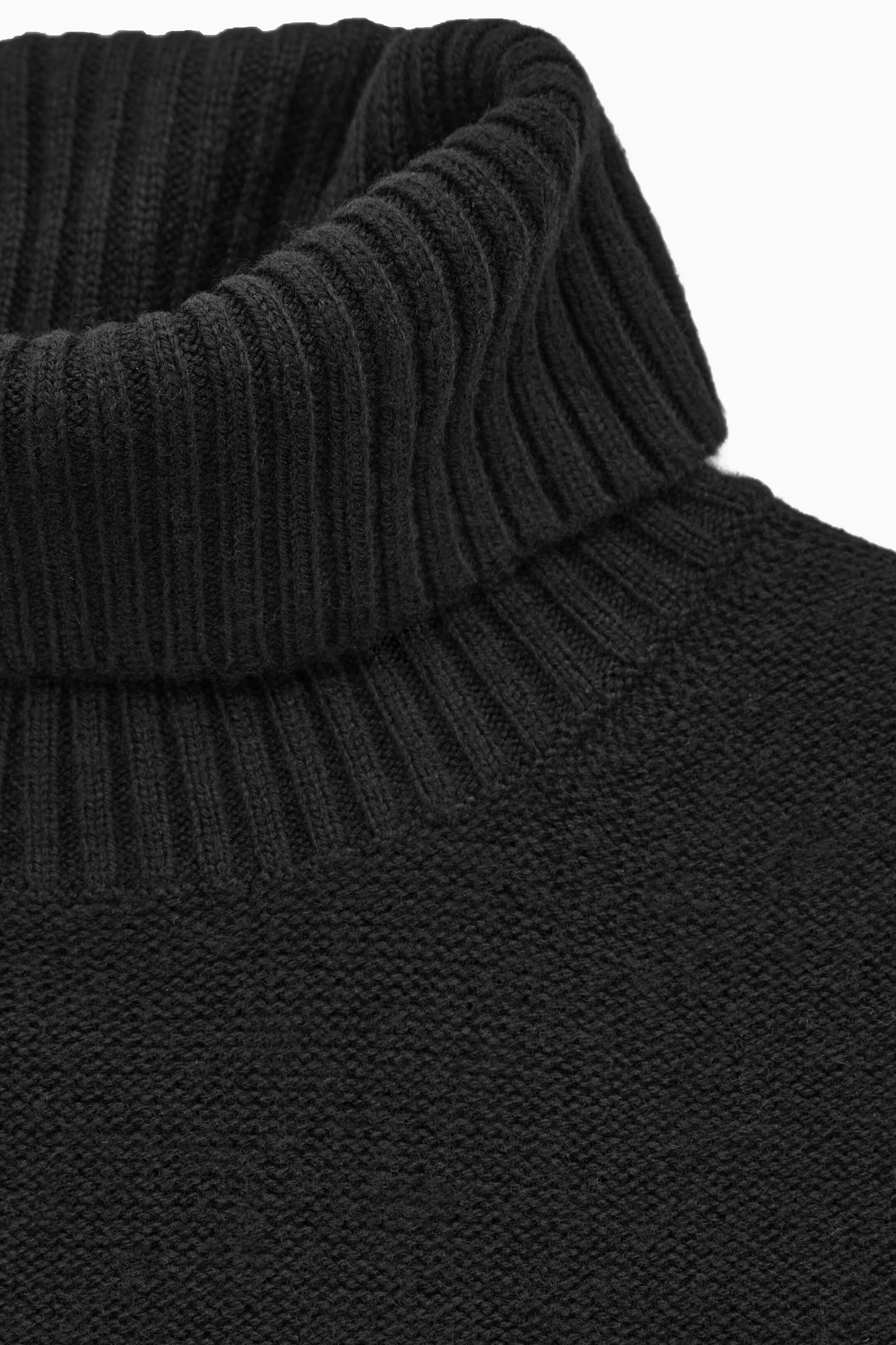 Näytä suurempi kuva: OVERSIZED WOOL ROLL-NECK JUMPER - BLACK - NAISET | H&M FI 2