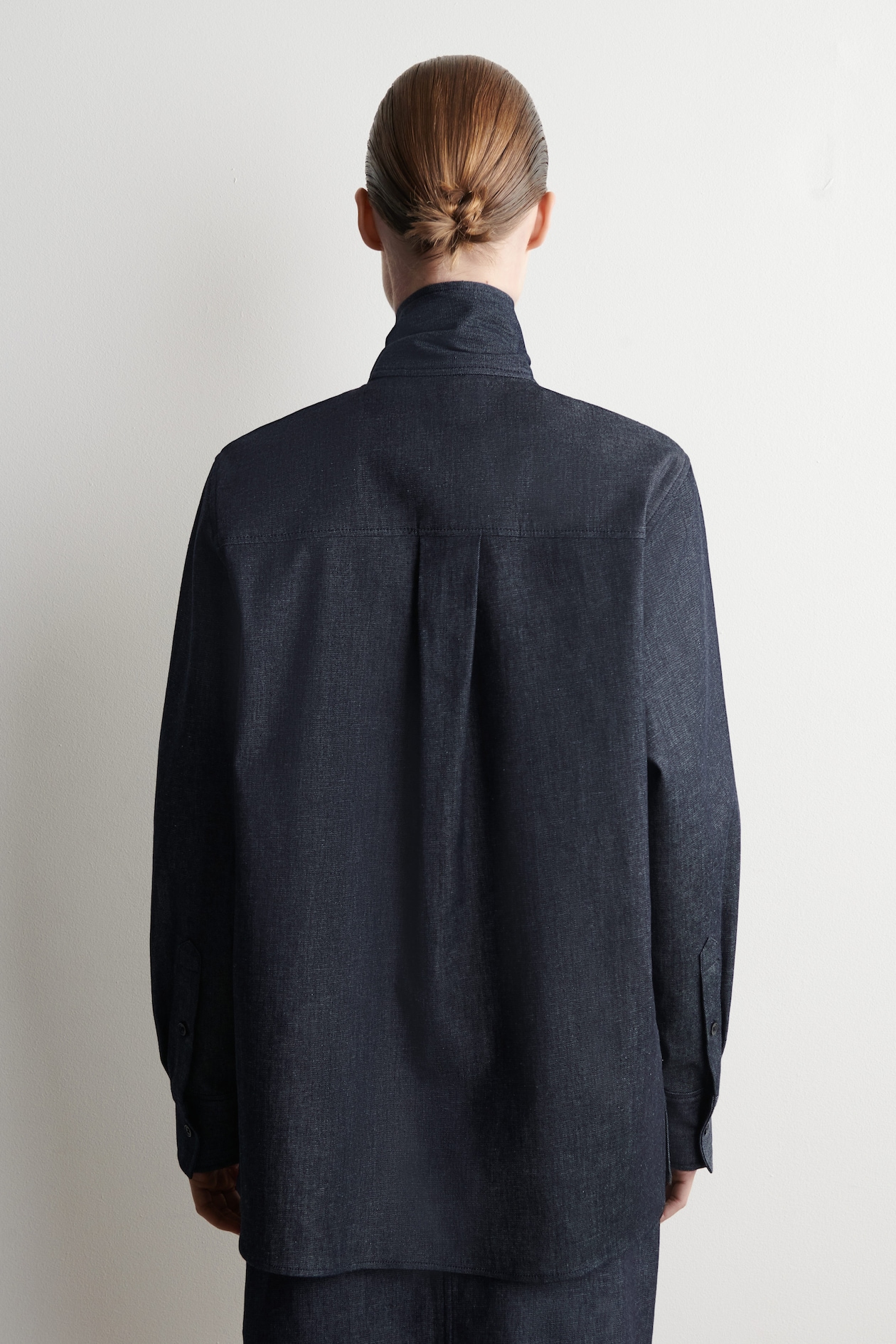 BOW-DETAIL DENIM SHIRT — INDIGO