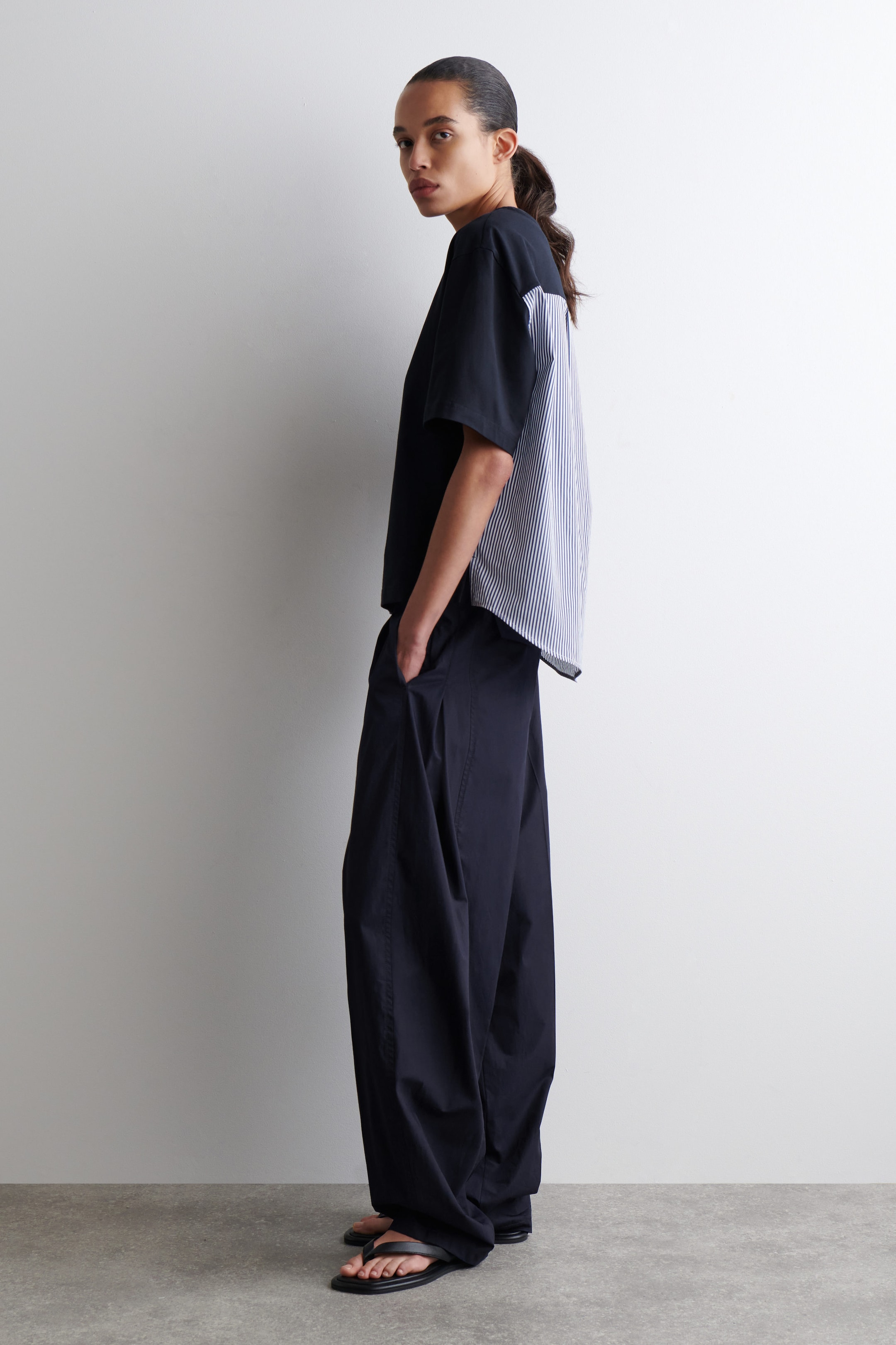 T-SHIRT À PANNEAUX - BLEU / RAYÉ | COS FR