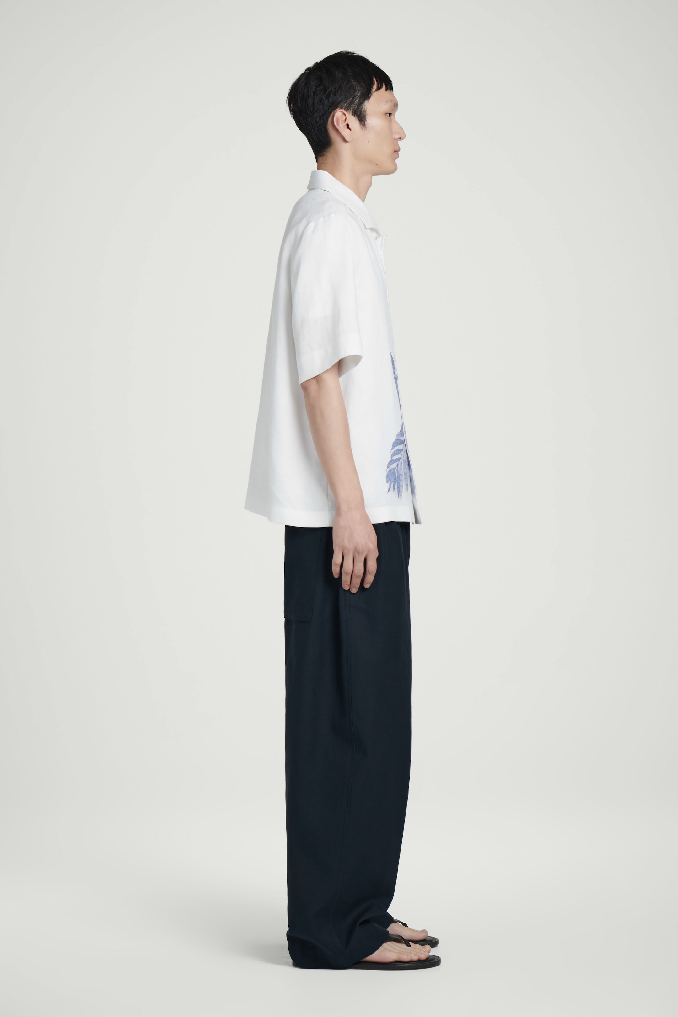 LINEN SHORT-SLEEVED SHIRT