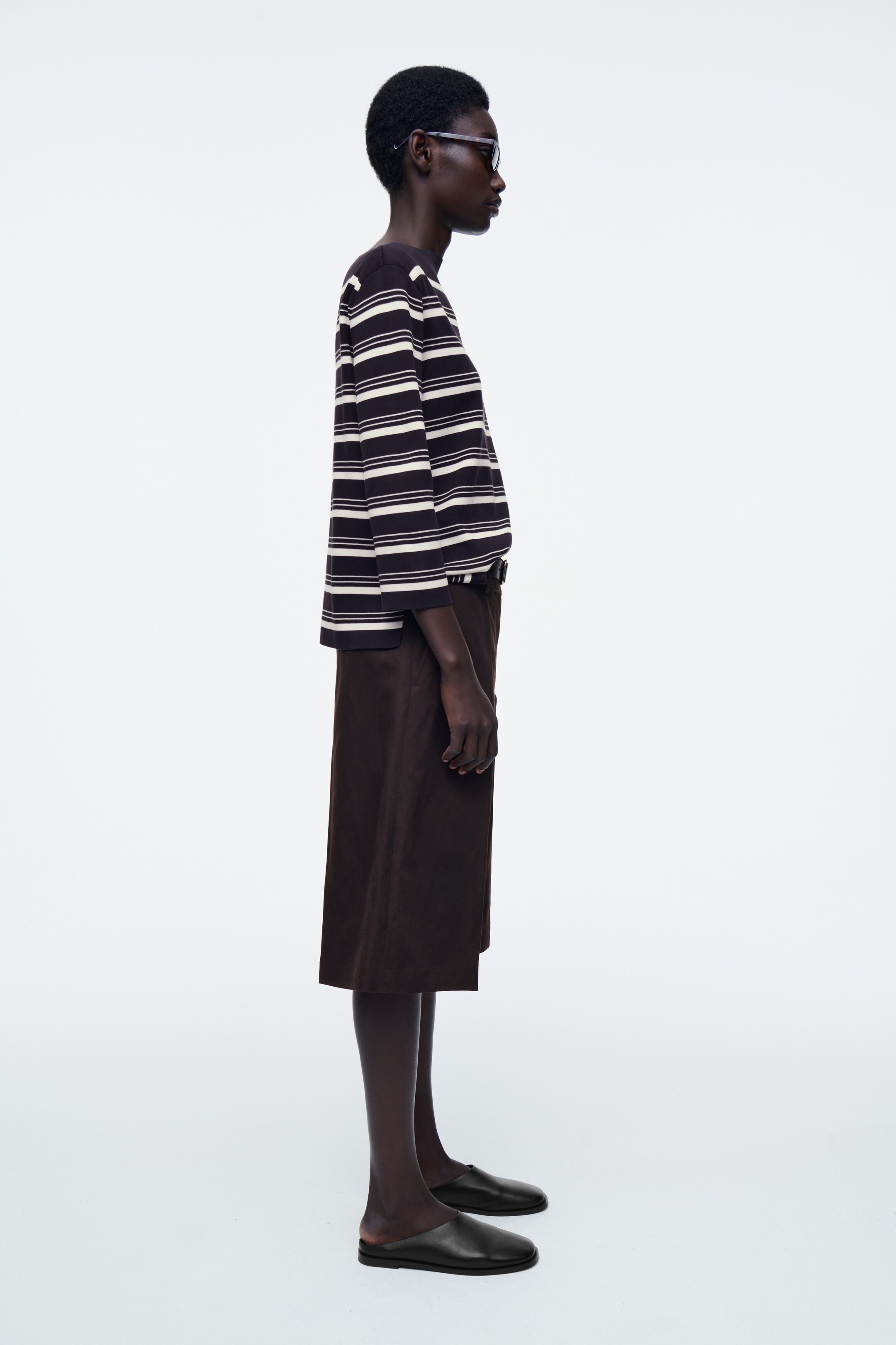 Nagyobb kép megtekintése: CSÓVÁS NYAKÚ CSÍKOS PAMUT PULÓVER - Tengerészkék / csíkos - NŐI | H&M HU 5