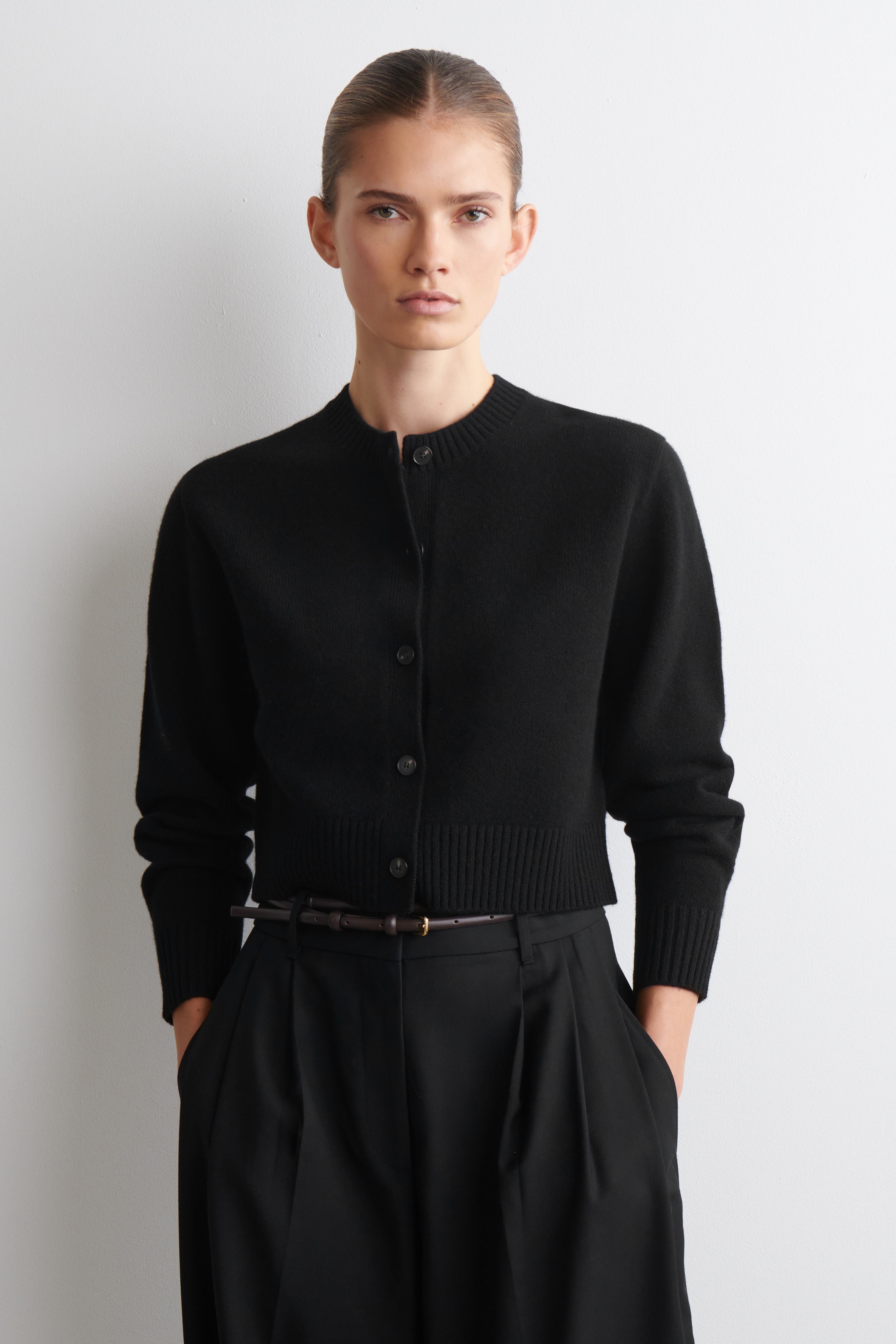 MERINO WOOL CARDIGAN - BLACK