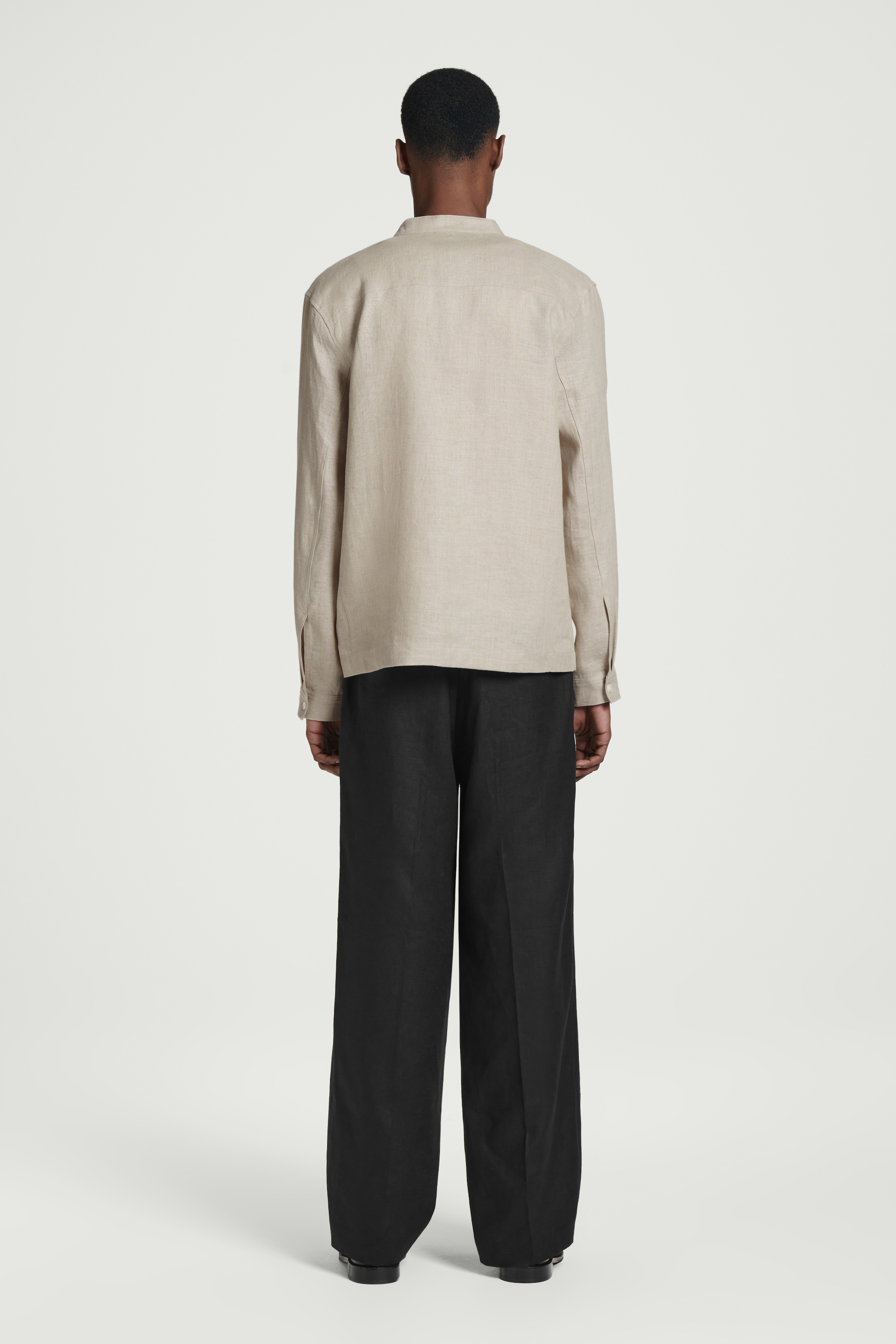 Visualizza immagine più grande: OVERSHIRT IN LINO CON COLLETTO ALLA COREANA - BEIGE - UOMO | H&M IT 4