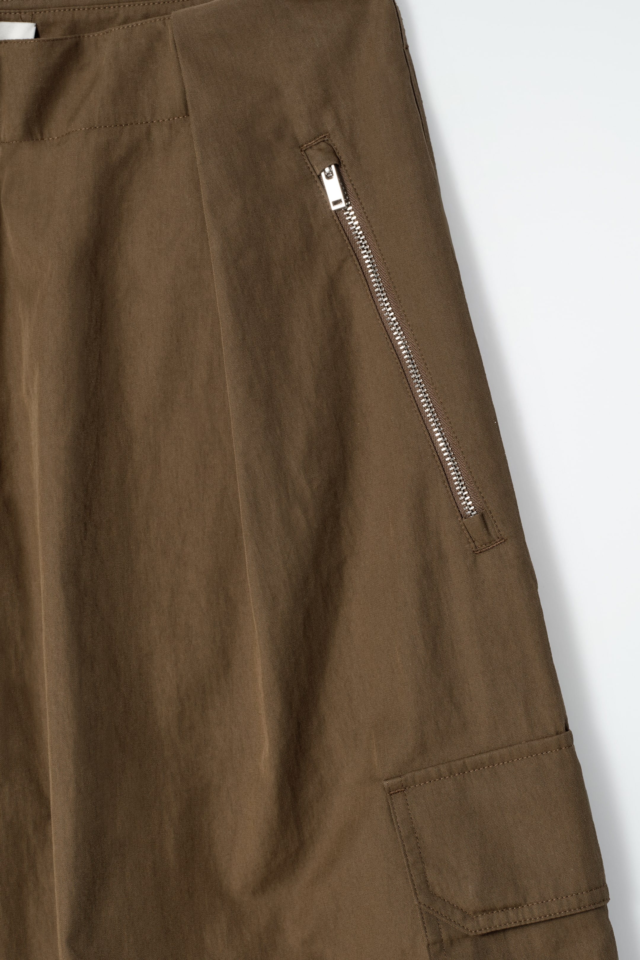 View larger image: UTILITY BARREL-LEG TROUSERS - BROWN - Ladies | H&M GB 8