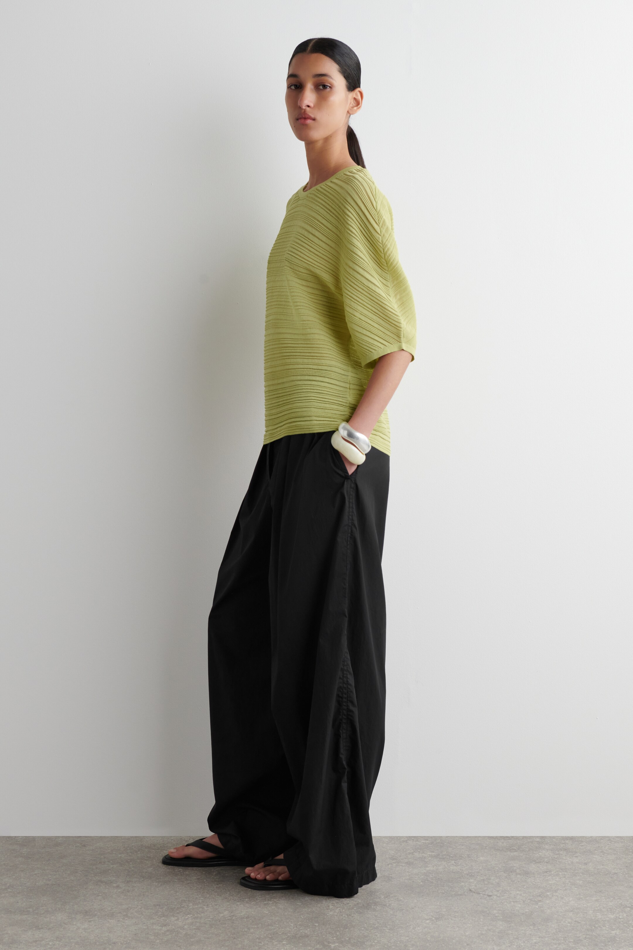 Ingrandisci l'immagine: PLEATED KNITTED T-SHIRT - GREEN - DONNA | H&M CH 6