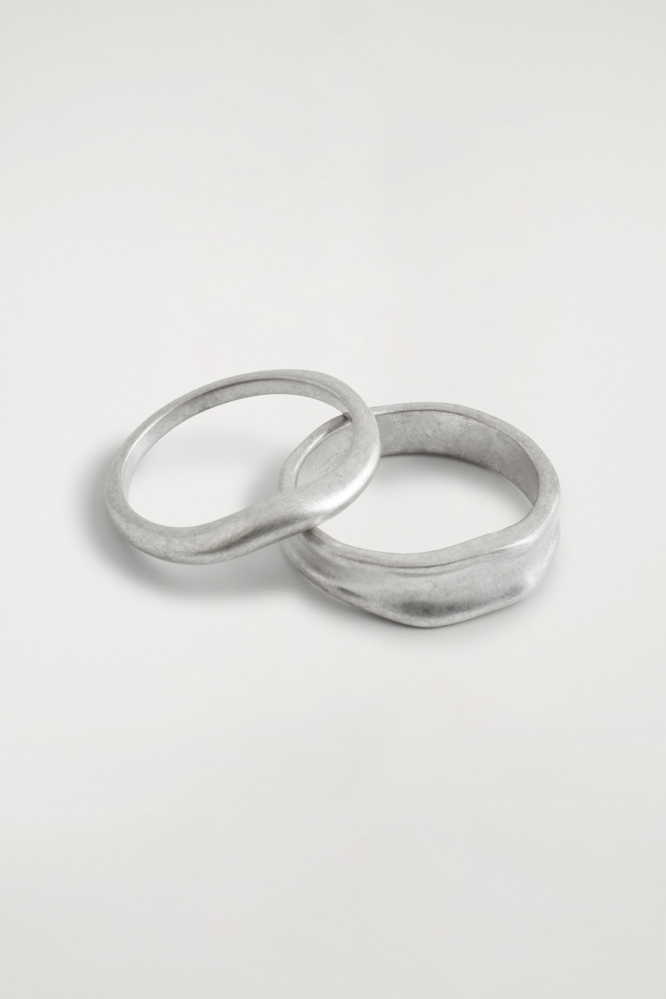View larger image: 2-PACK HAMMERED RINGS - SILVER - Men | H&M GB 3