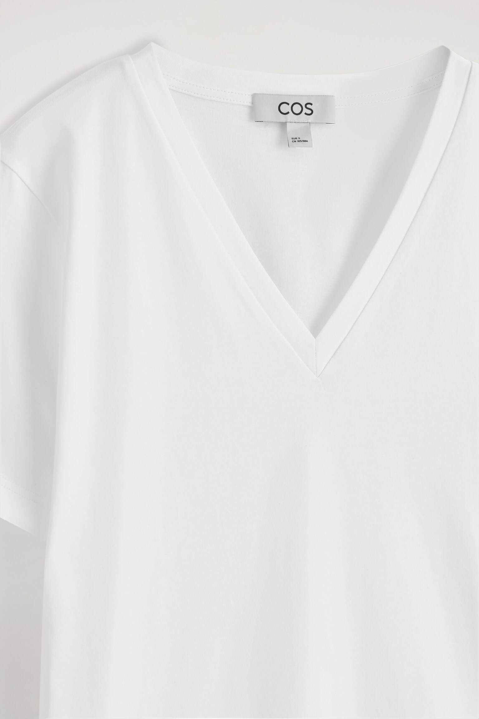 T-SHIRT AUS BAUMWOLLE MIT V-AUSSCHNITT - WEISS/GRAU MELIERT/WEISS/GESTREIFT/SCHWARZ - 4