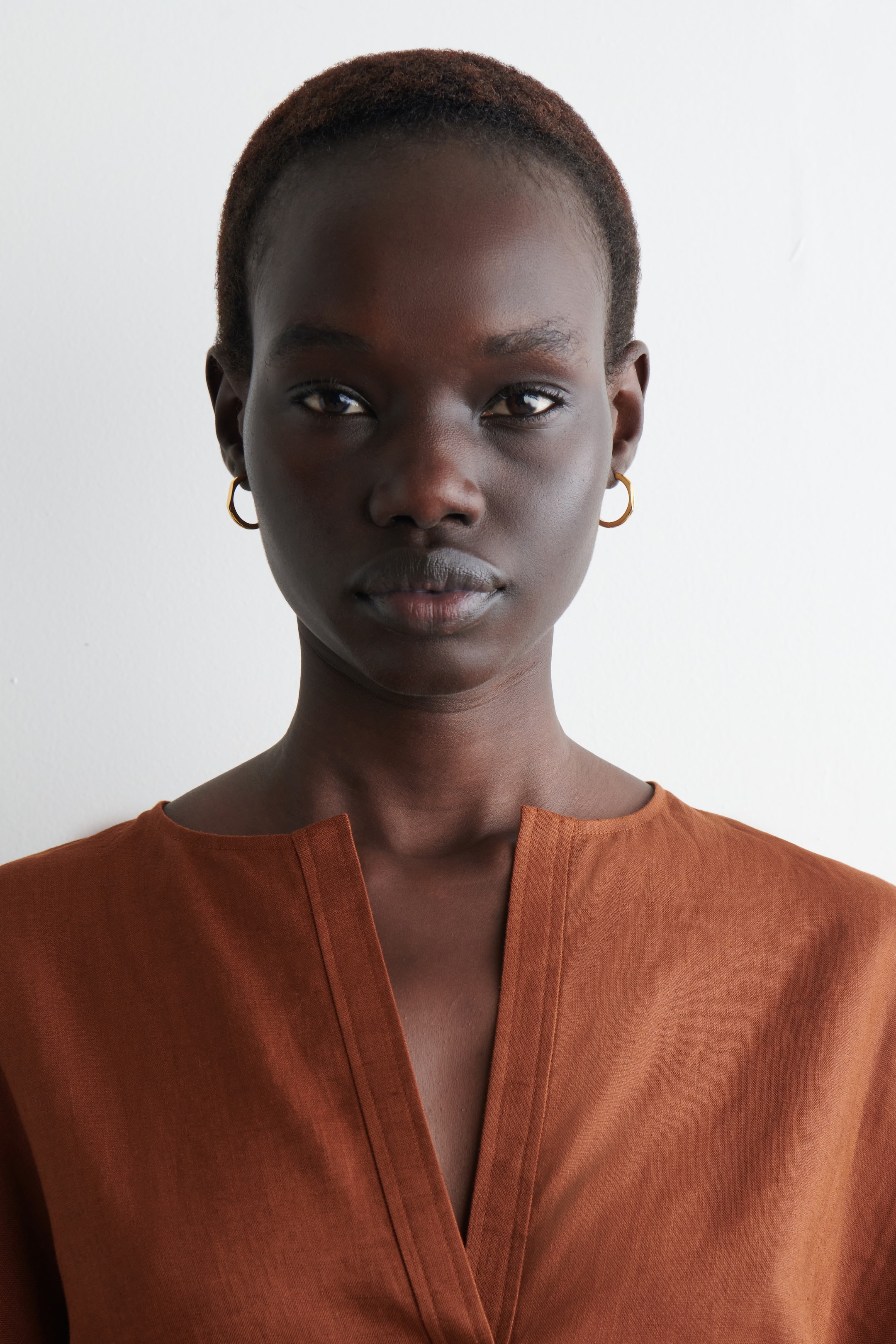 Grösseres Bild ansehen: VOLUMINÖSE LEINENBLUSE - ROSTROT - DAMEN | H&M CH 5