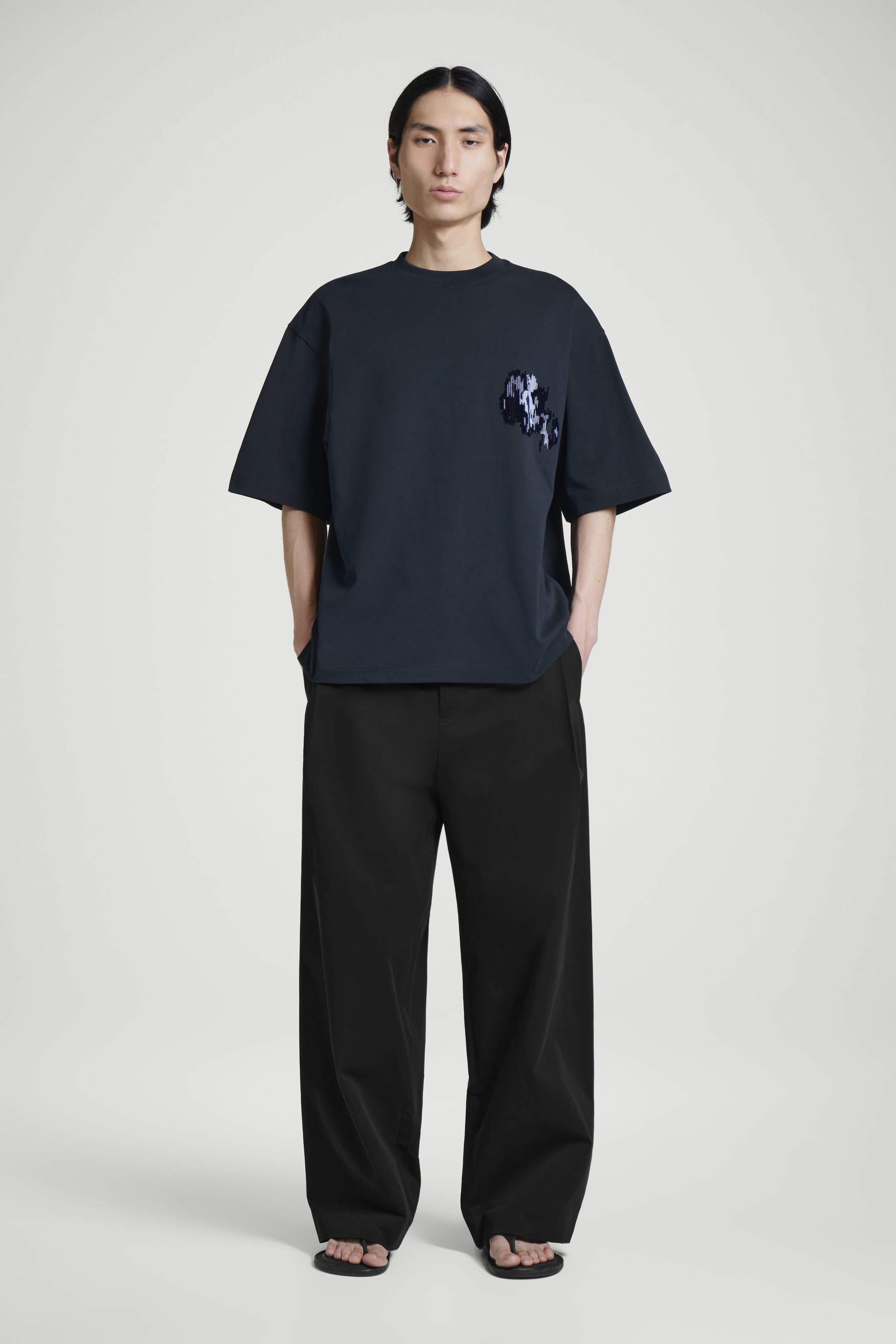 EMBROIDEREDPATCH HEAVYWEIGHT TSHIRT