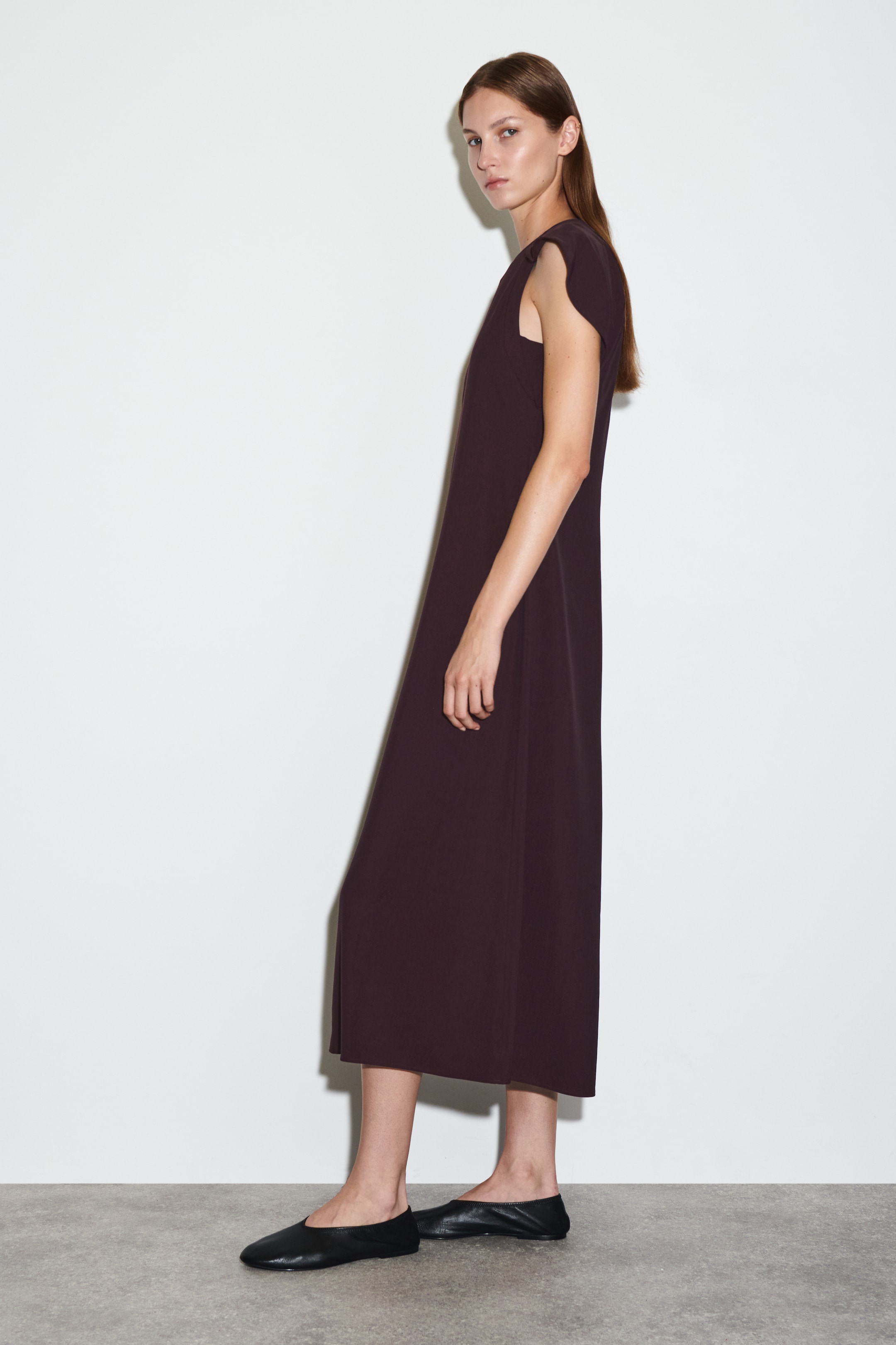 Größeres Bild anzeigen: MIDIKLEID MIT CAPE-ÄRMELN - VIOLETT - Ladies | H&M AT 2