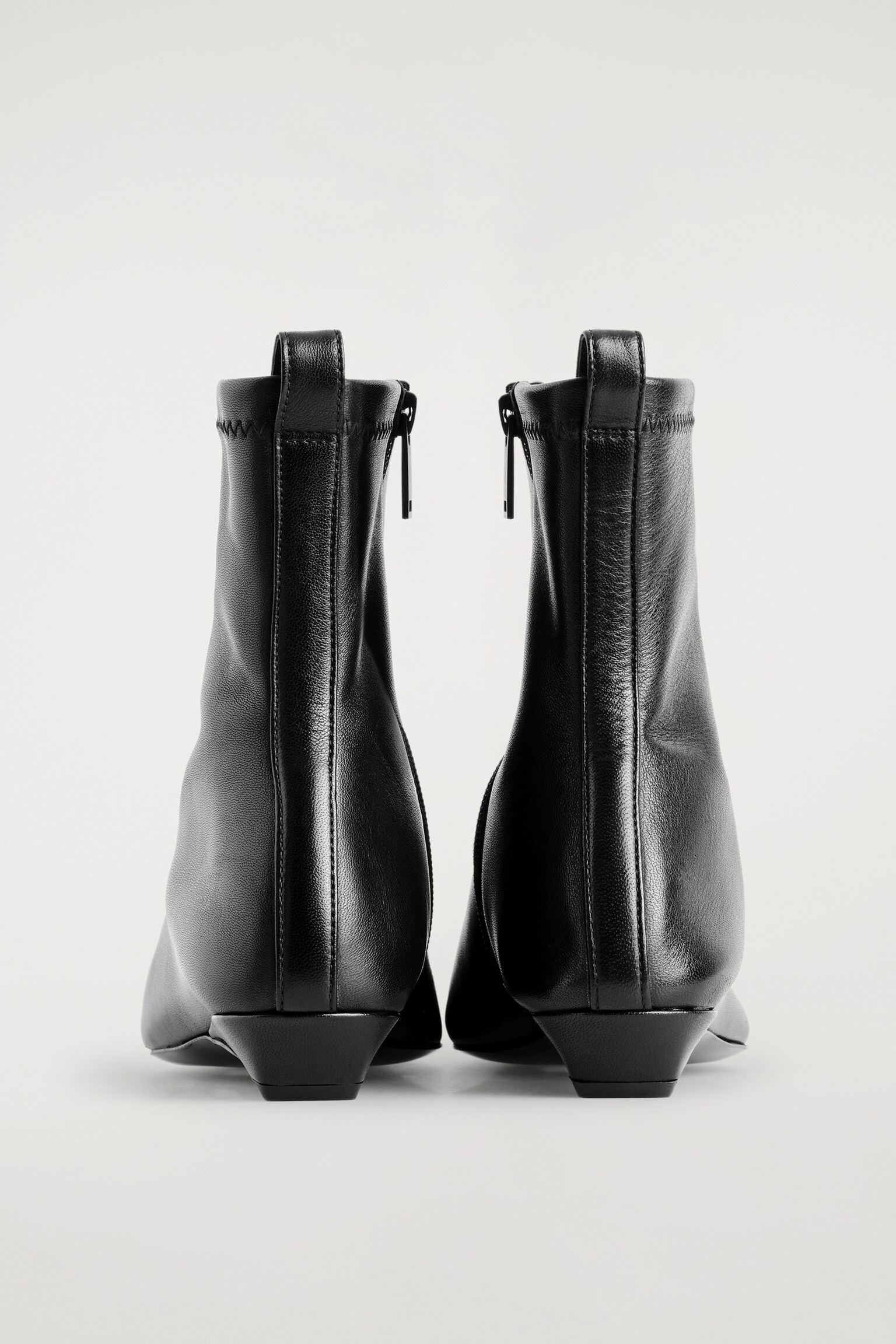 BOTAS DE CALCETÍN DE PIEL CON PUNTA FINA - NEGRO - 6