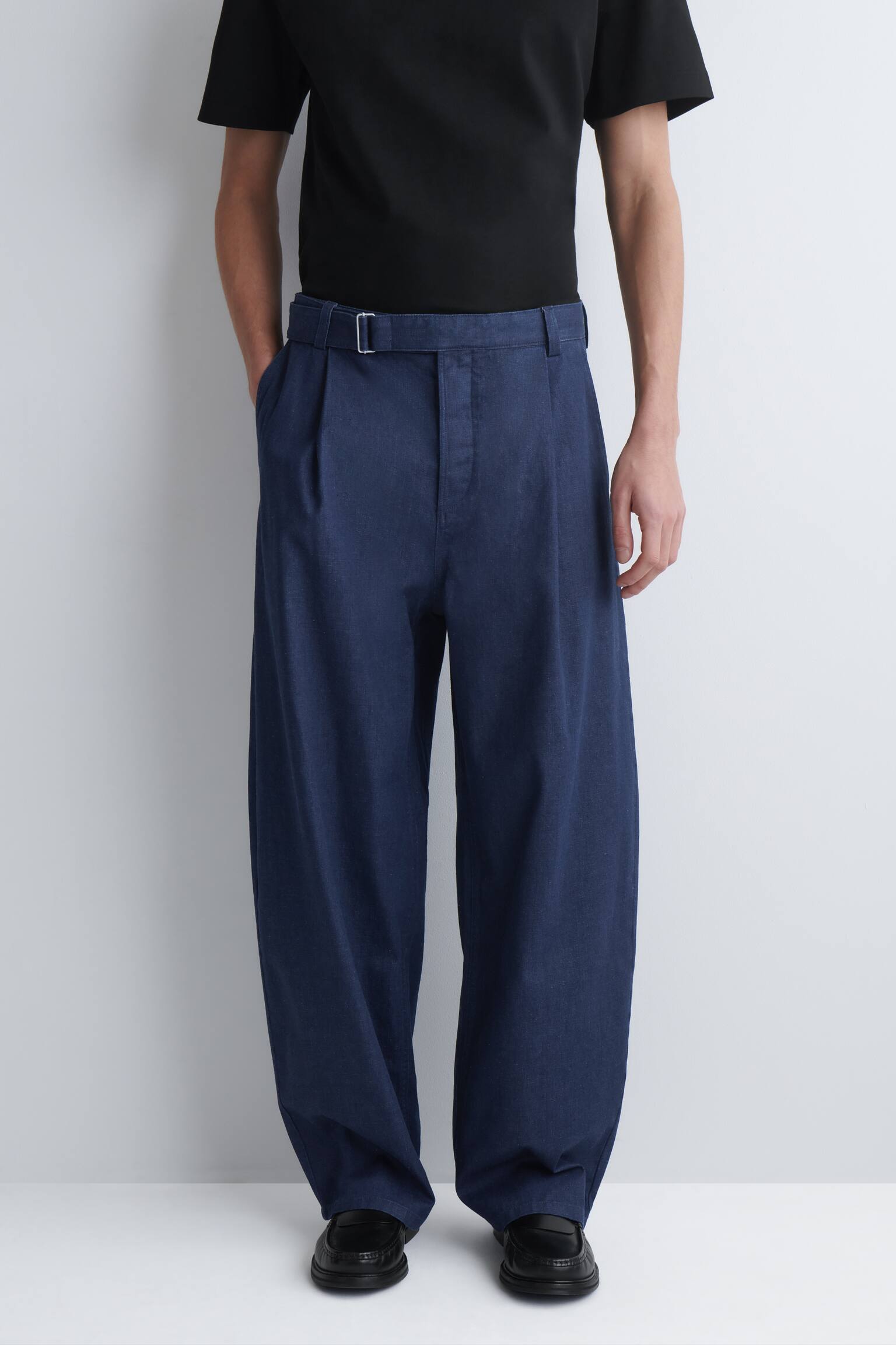 BELTED DENIM RELAXED-FIT BARREL-LEG TROUSERS - BLUE - 3
