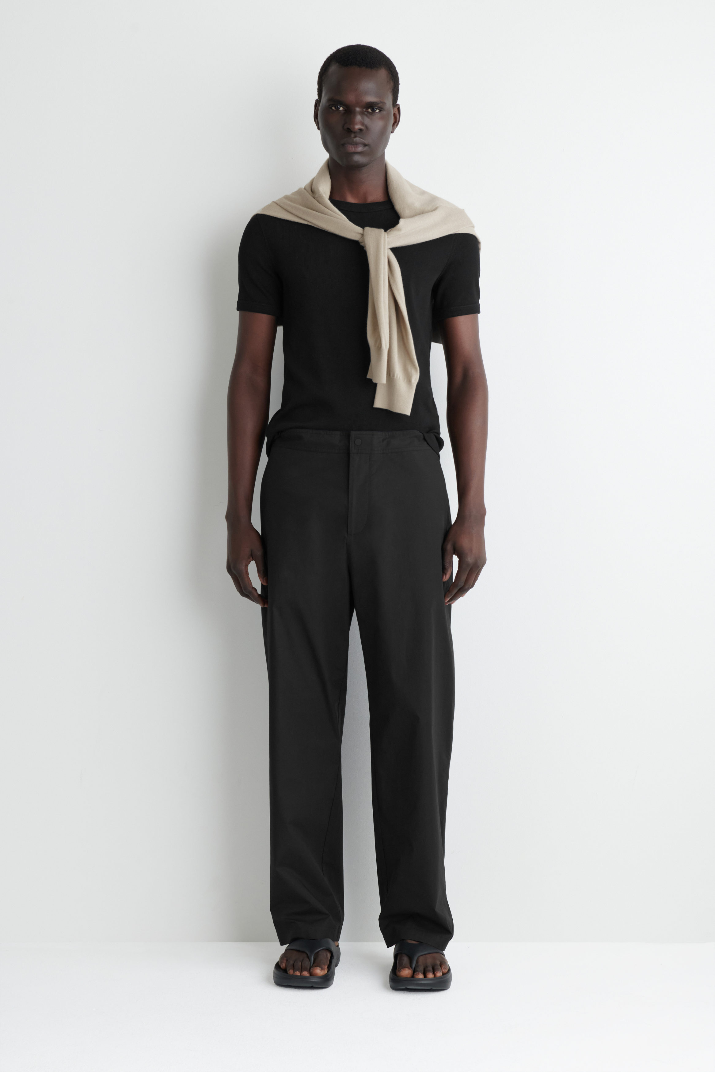 新品未使用完売品【COS】BARREL-LEG COTTON TROUSERS BARREL-LEG COTTON PANTS - OFF-WHITE | COS
