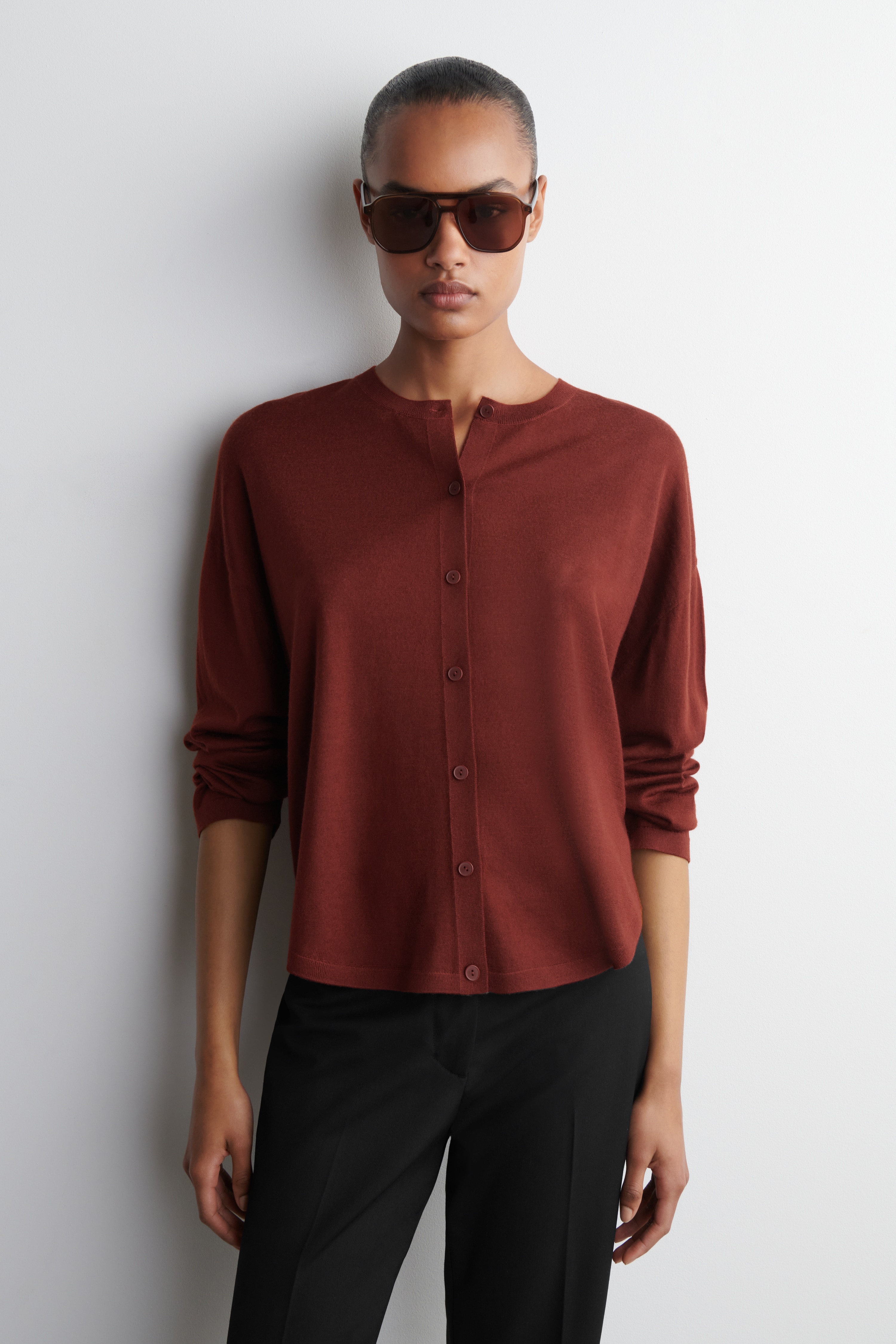 KÖRÖRVÁGOTT MERINÓI GYAPJÚ KARDIGÁN - ROZSDABARNA/SZÜRKE MELANGE/FEKETE