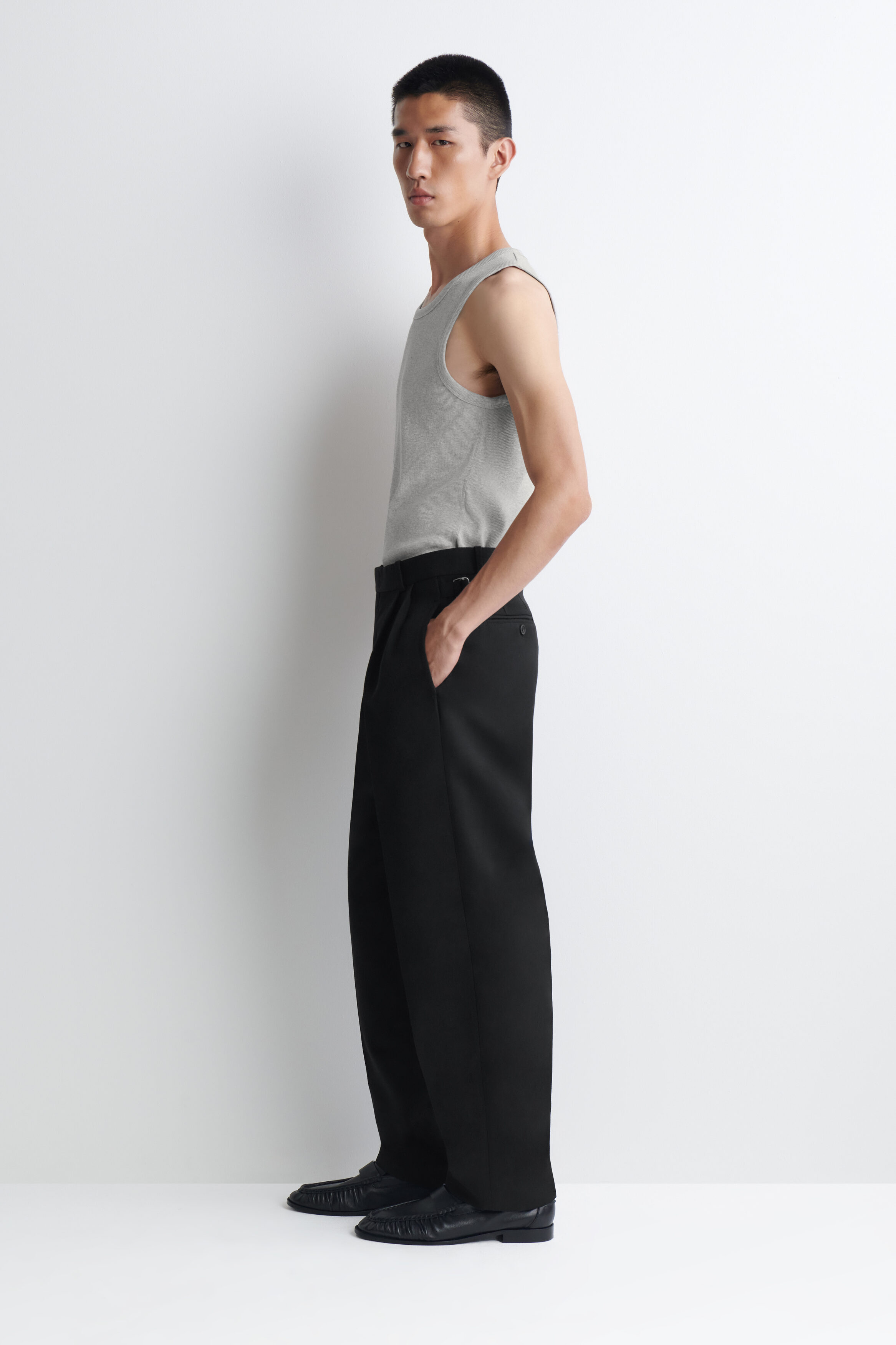 PLEATED WOOL-BLEND RELAXED-FIT TAPERED PANTS - thumbnail 4
