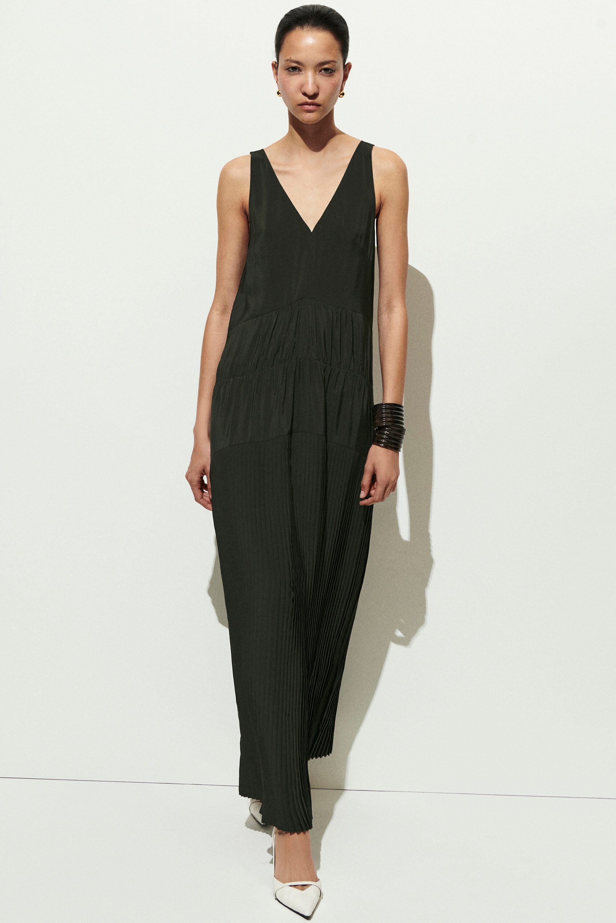 GATHERED PLEATED V-NECK MAXI DRESS
