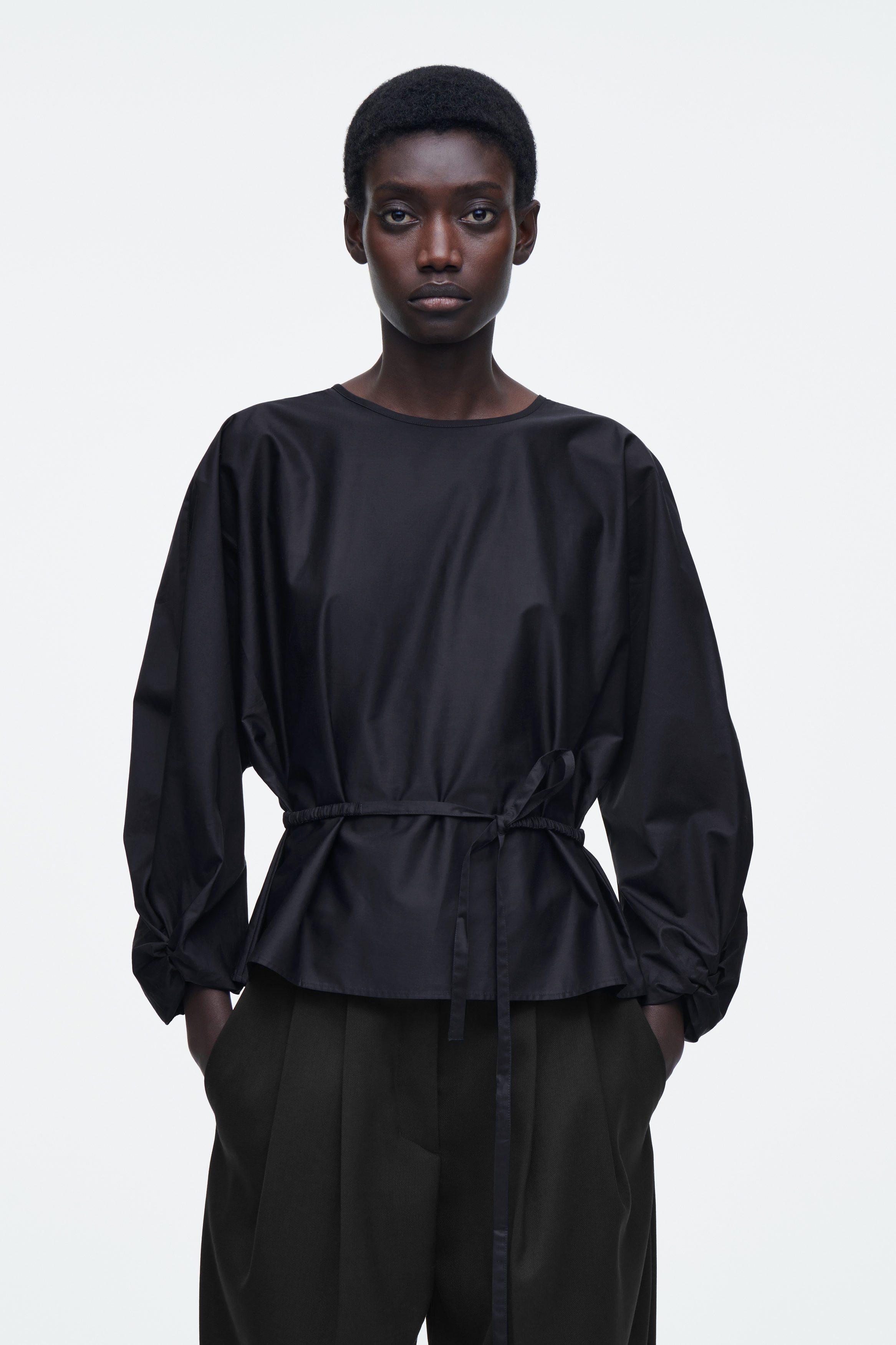 emm ensemblesleeve blouse 黒 DRAWSTRING PEPLUM BLOUSE - NAVY | COS