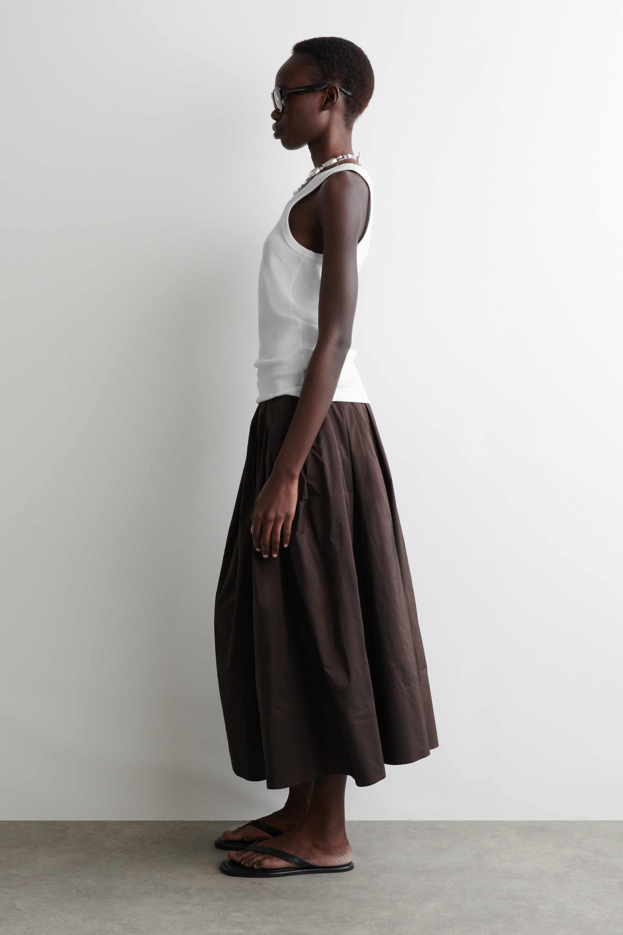 Visa större bild: RIBBAT LINNE - VIT - DAM | H&M SE 3